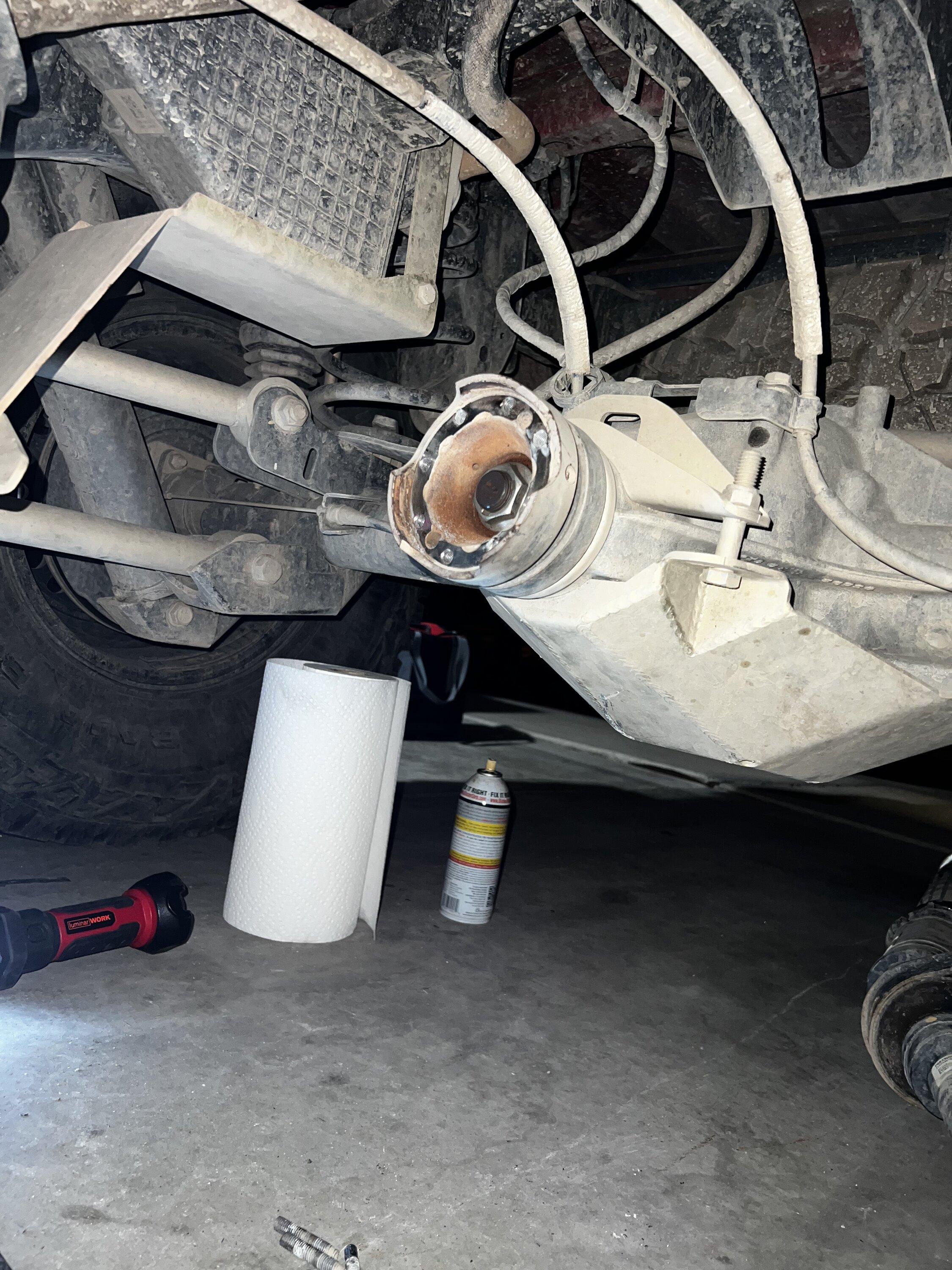 Jeep Gladiator Rear Drive Shaft Replacement, Tips Appreciated ECE80073-2FF4-478A-AA51-6844E3621C00