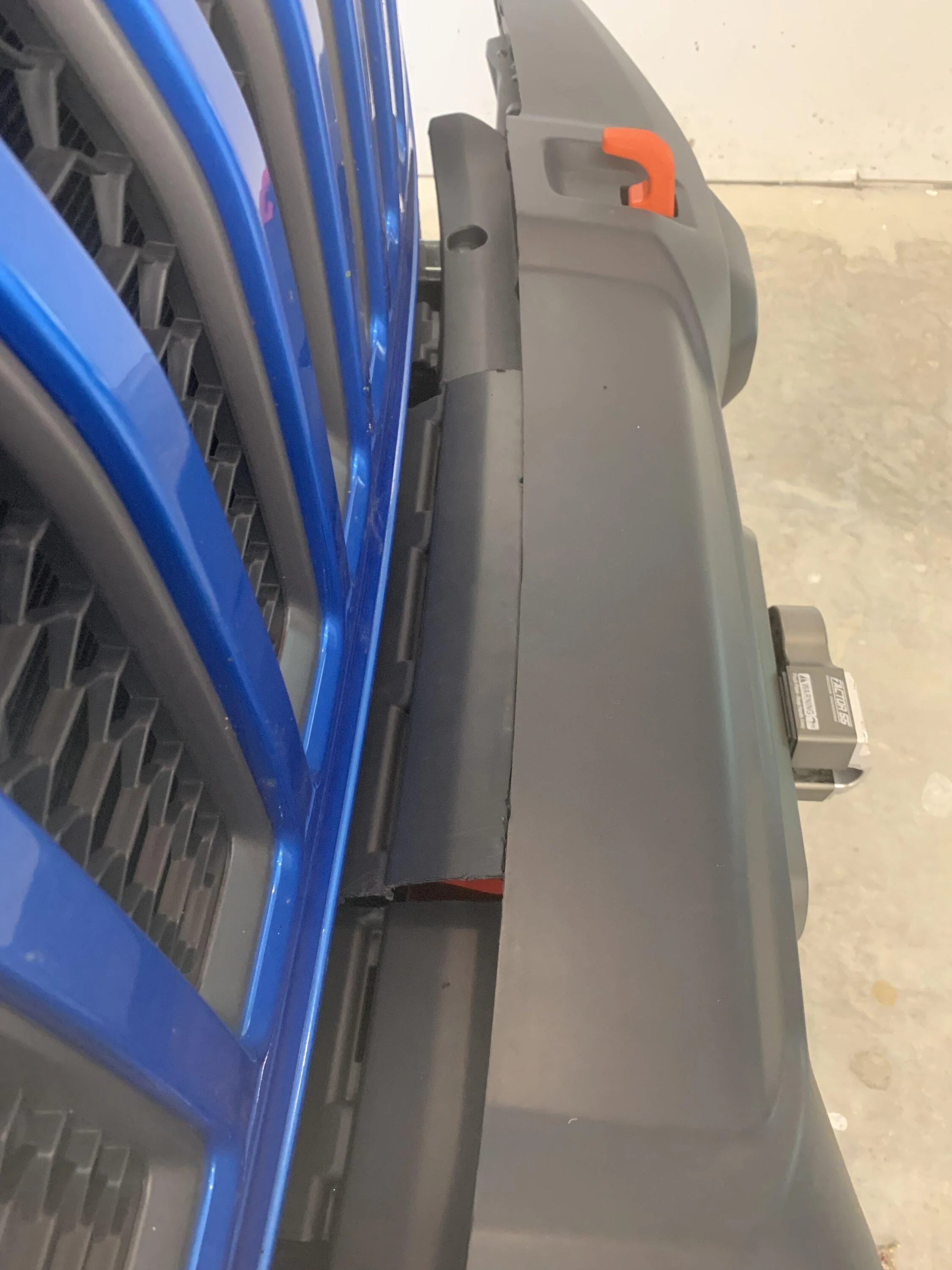Jeep Gladiator Install 9000 lb. Warn winch on Mojave  plastic bumper, record time and zero sag! 45605E83-D8DE-4282-9401-D5FCBF452ED0