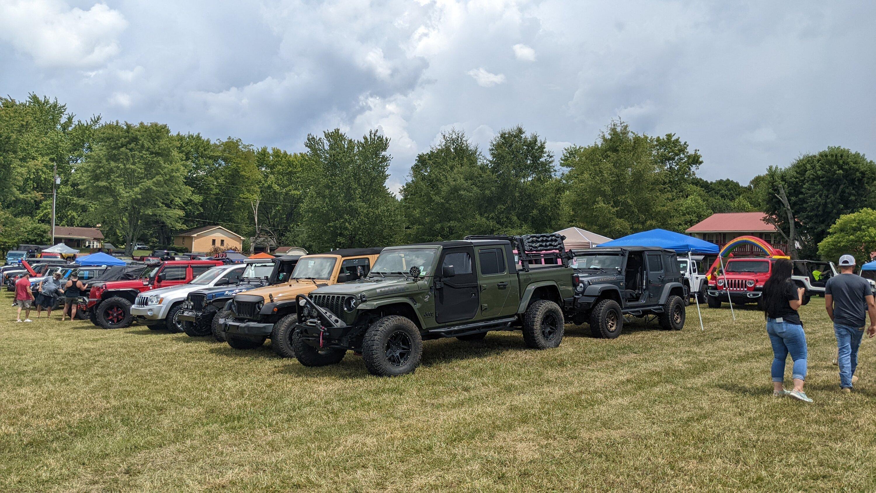 Jeep Gladiator Jeeps Parking Next To Jeeps PXL_20220806_171047330