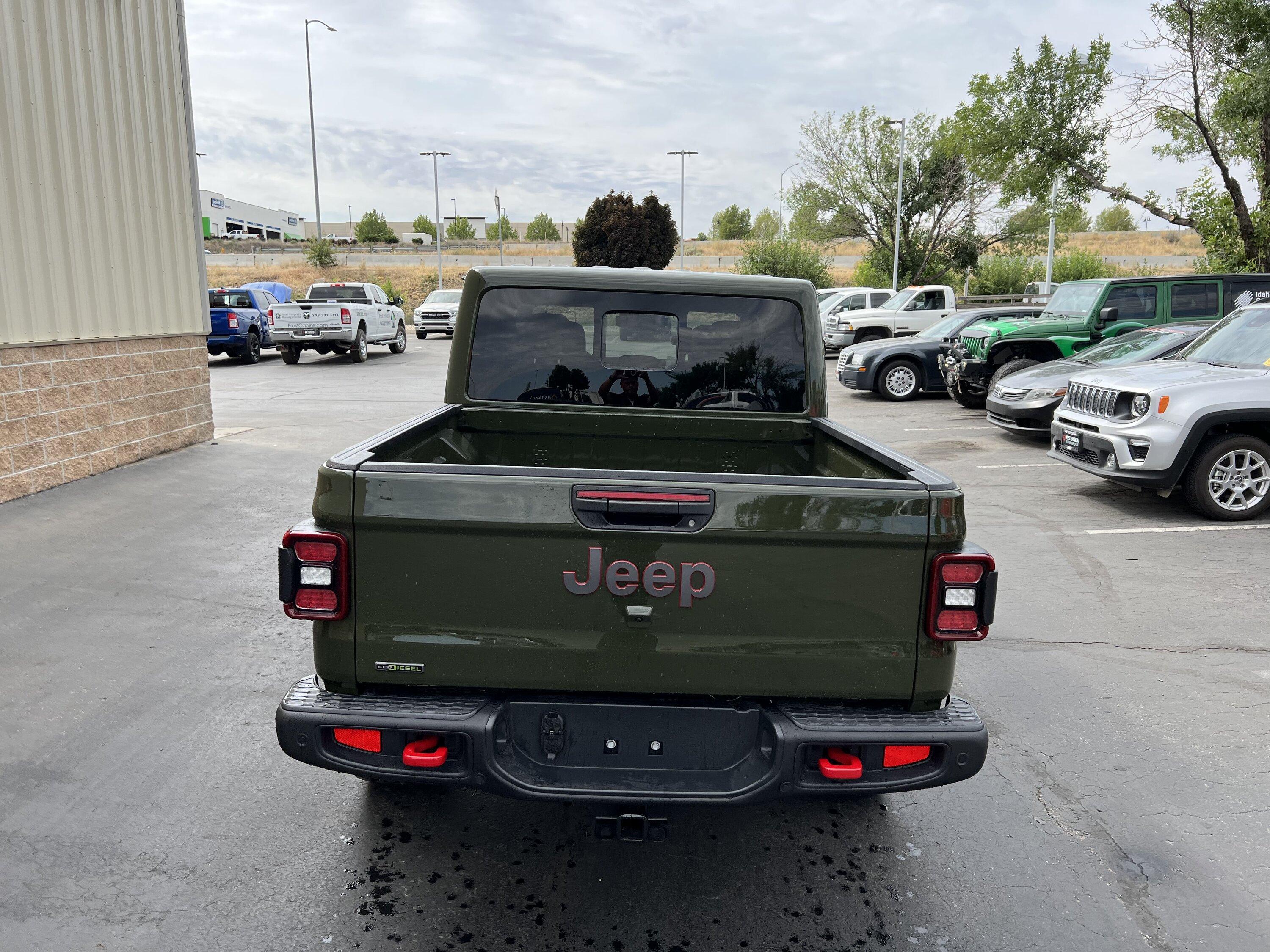 Jeep Gladiator Gladiator Window Sticker and Build Sheet Order Tracking 13CCB5A6-9F09-4B75-BF5E-365359BFCB5E