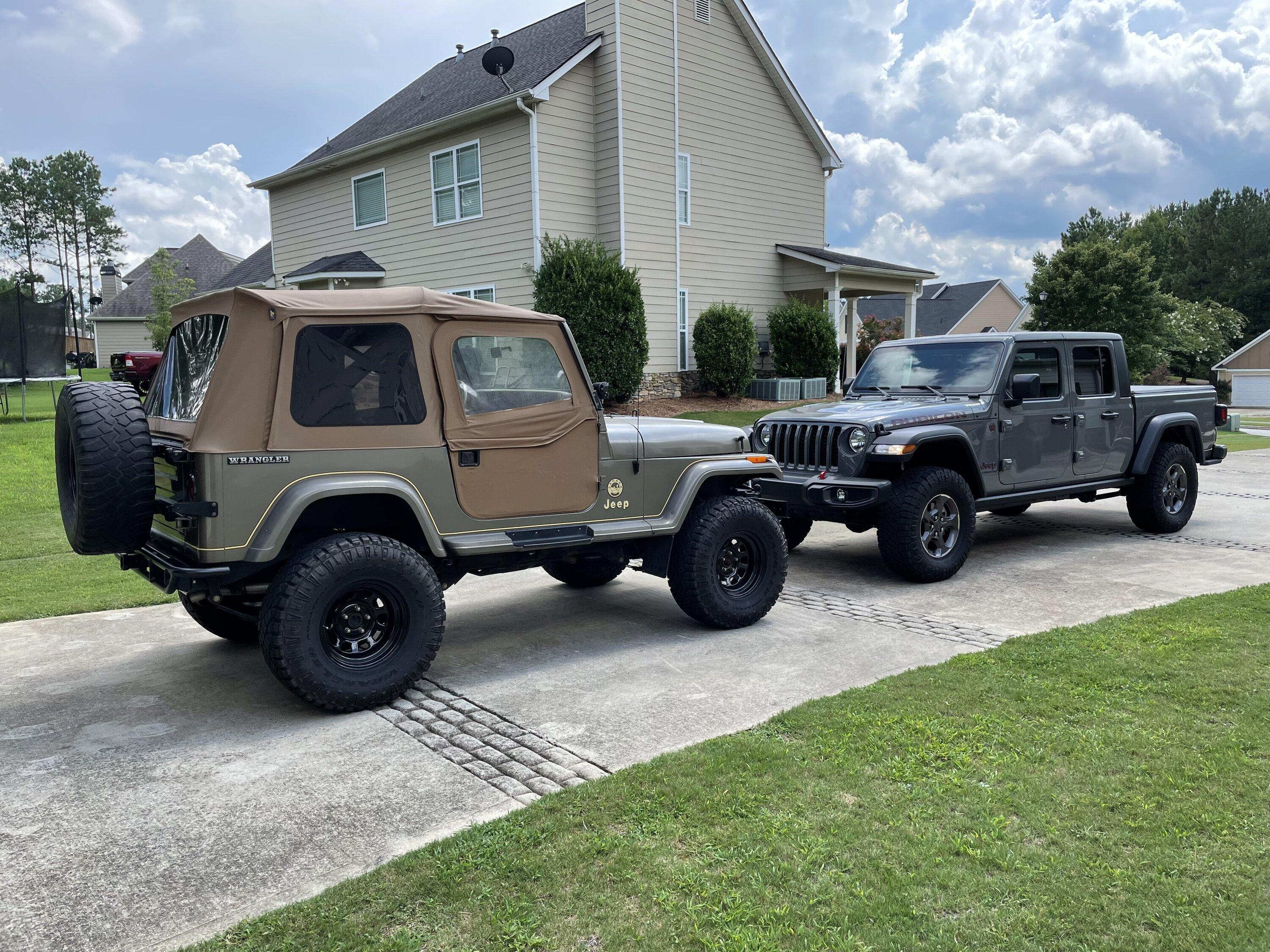 Jeep Gladiator STING GRAY Gladiator JT Club DBC1CE47-7313-4681-A93A-22E0DEF0A34A