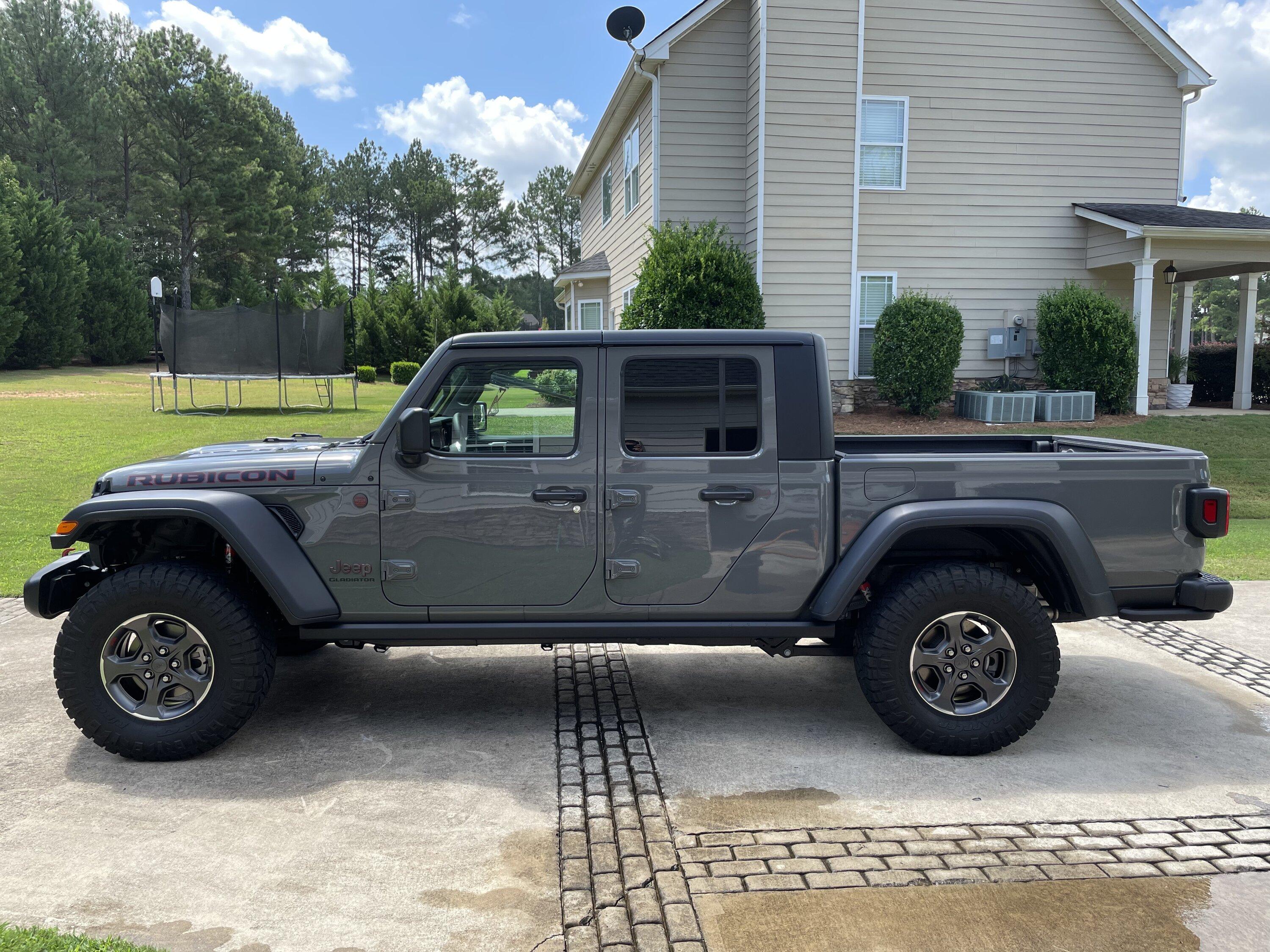 Jeep Gladiator STING GRAY Gladiator JT Club 6E076CDF-D3BA-420E-9A99-01FCE6724549