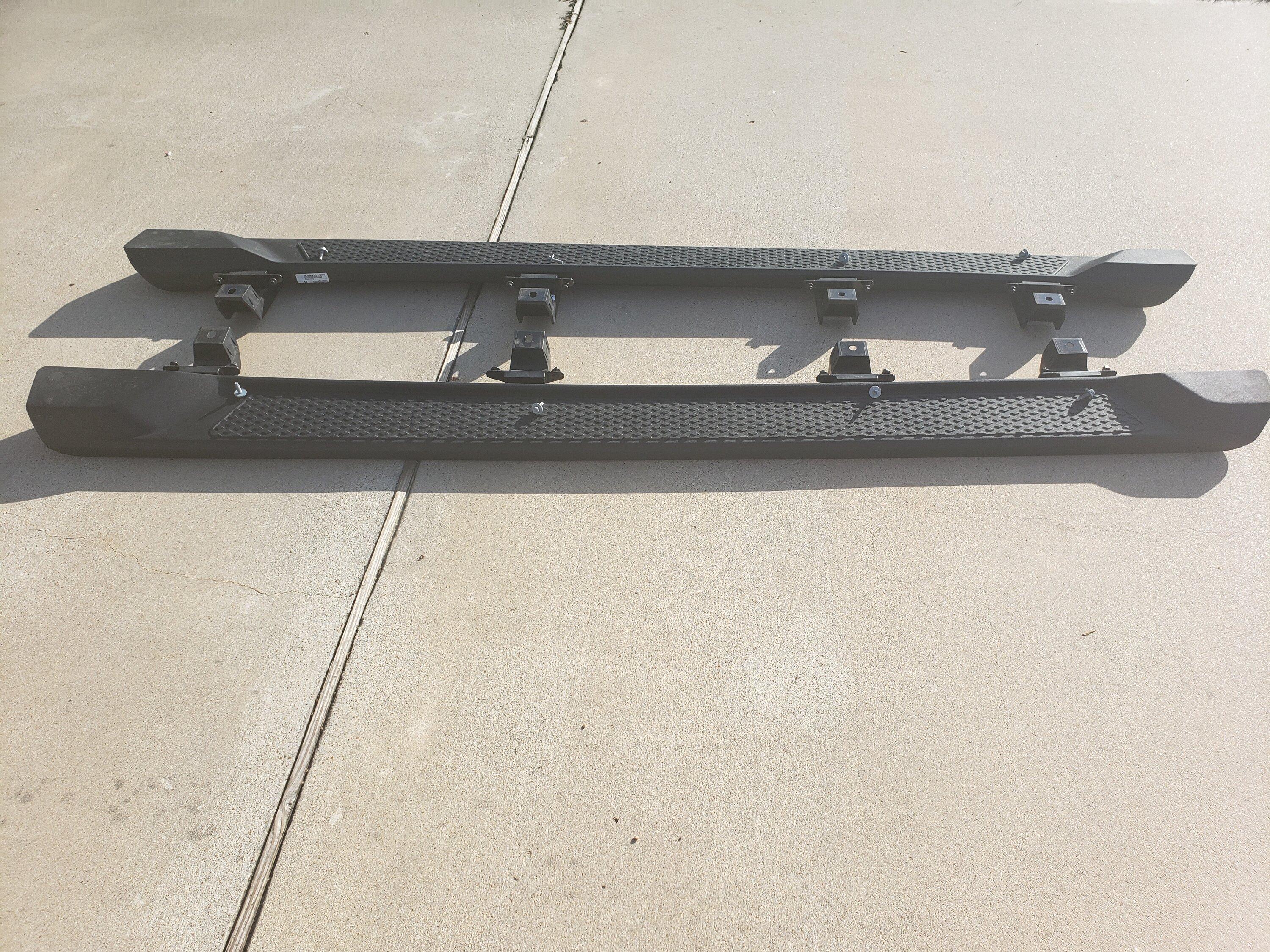 Jeep Gladiator Running Boards off 2022 High Altitude - PRICE DROPPED Gladiator Running Boards