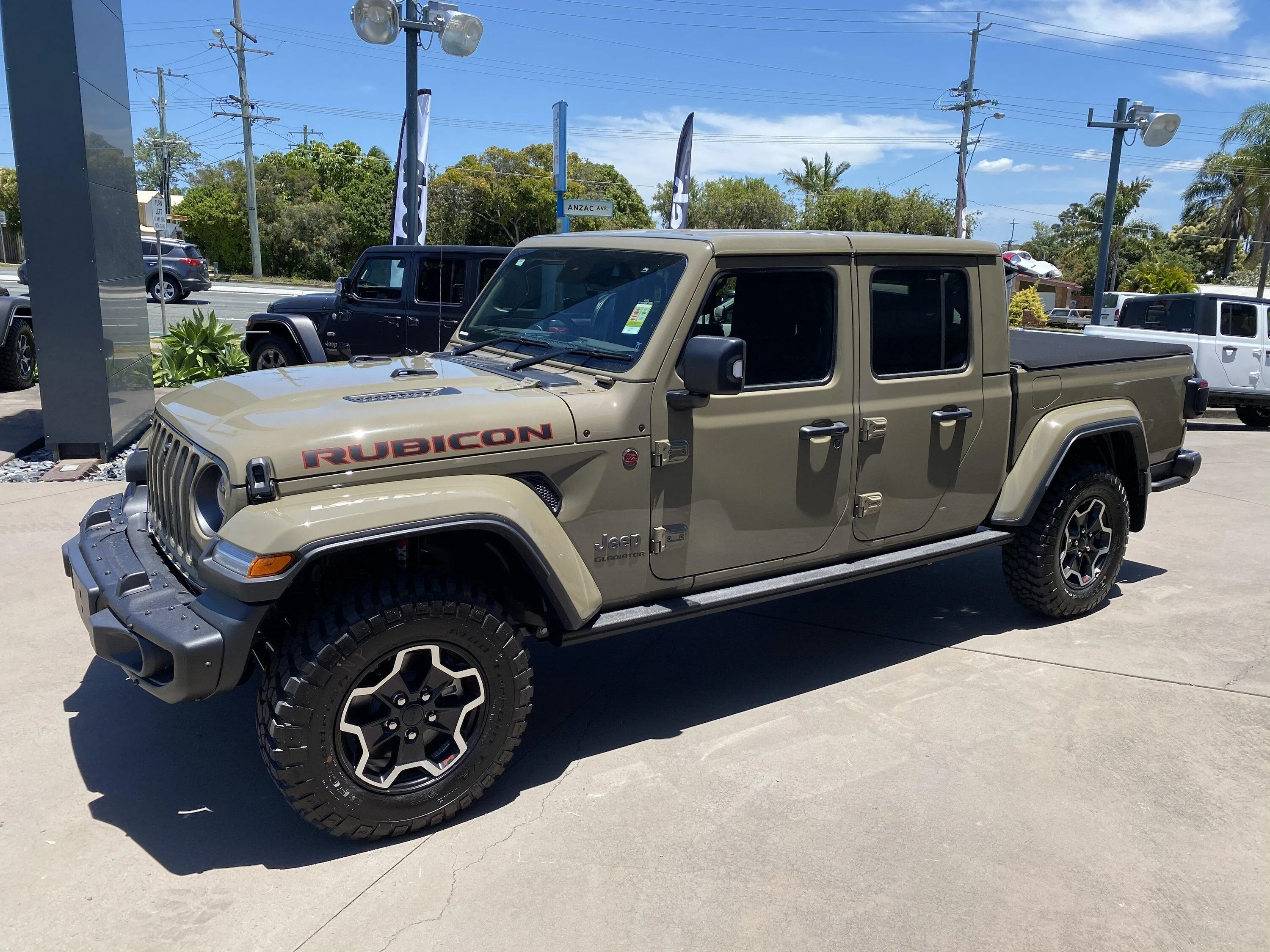 Jeep Gladiator Brazil Spec Gladiator. You dig? DD920A61-F3D6-4774-83E7-F63FD17DB96A