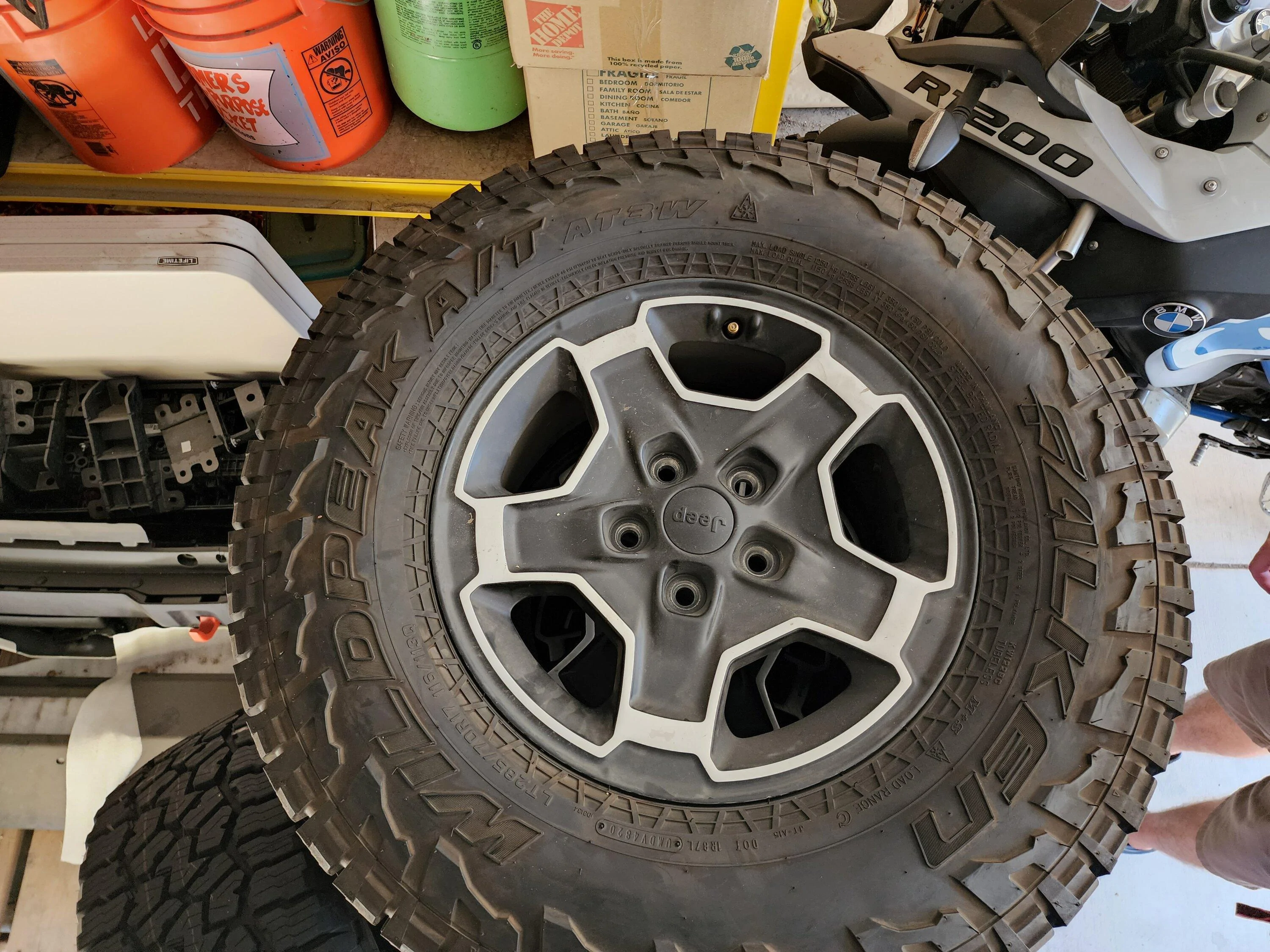 Jeep Gladiator 2021 Jeep Gladiator Mojave Wheels/Tires 20220801_141032