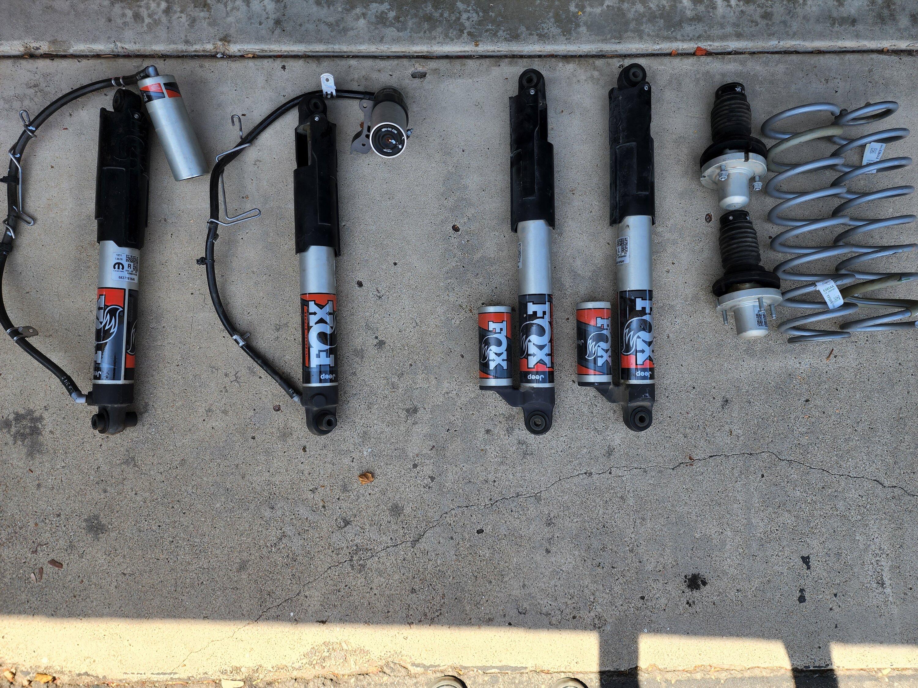 Jeep Gladiator 2021 Jeep Gladiator Mojave Shocks 20220801_140349