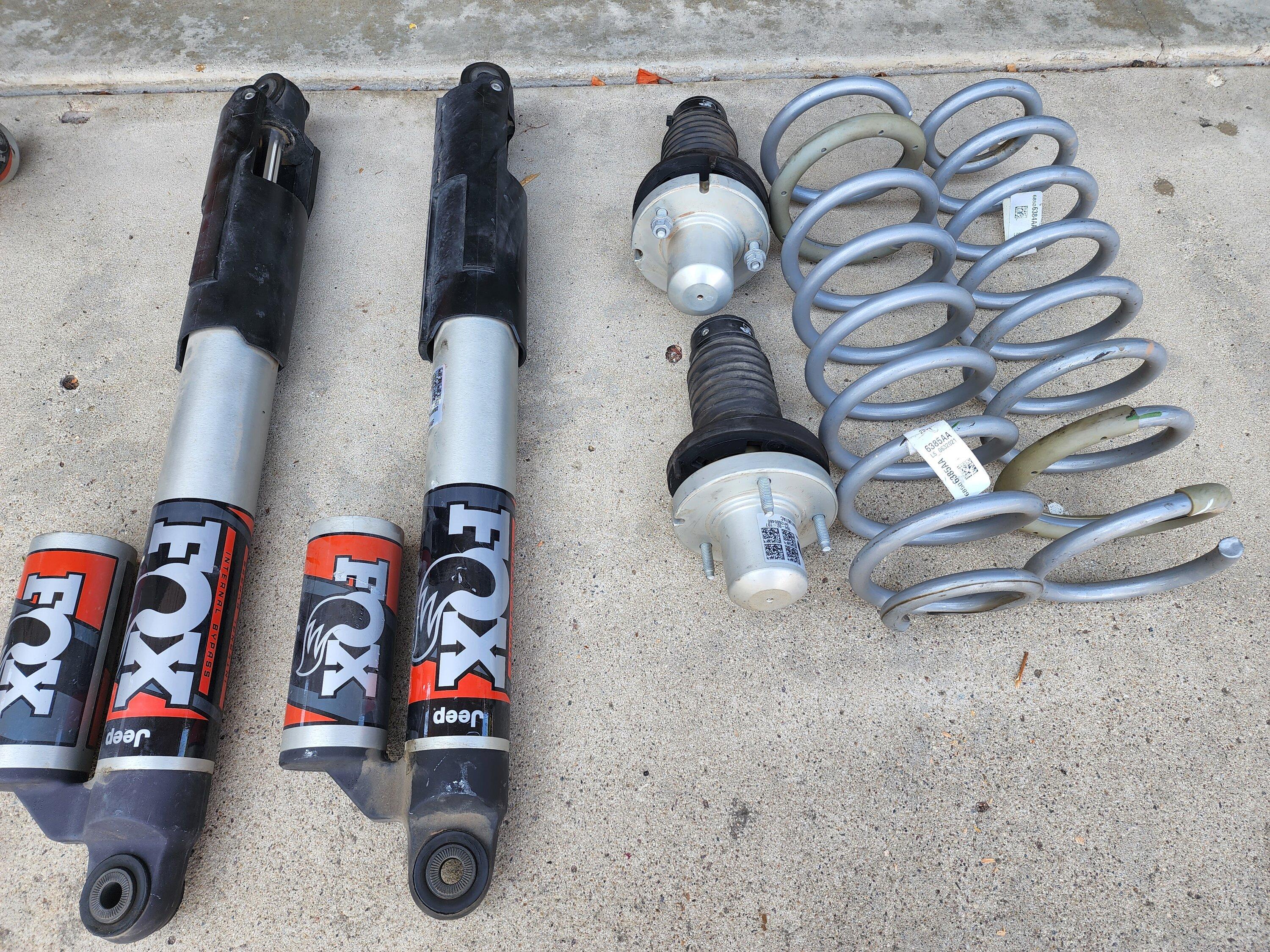 Jeep Gladiator 2021 Jeep Gladiator Mojave Shocks 20220801_140407