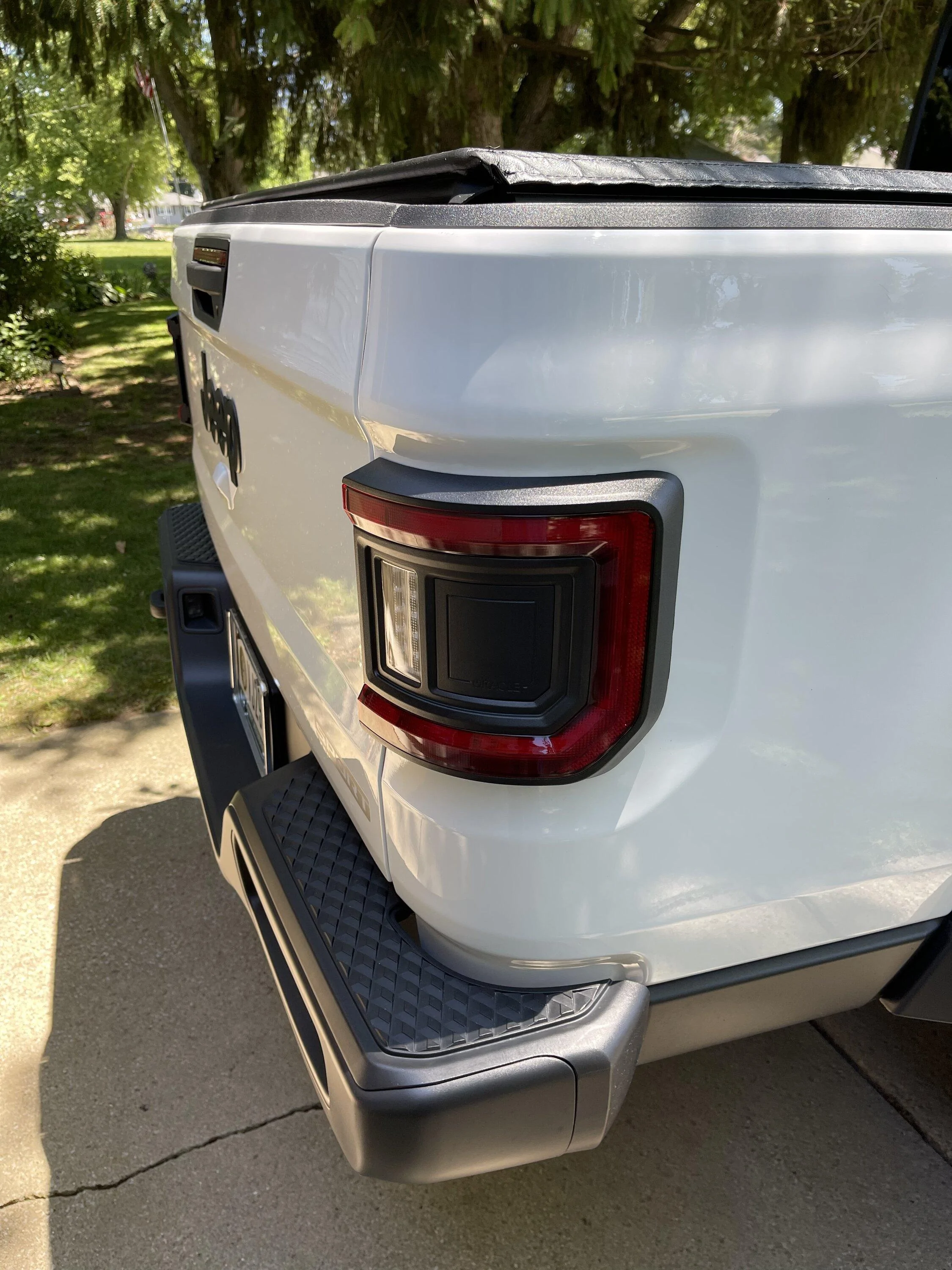 Jeep Gladiator What are people doing with the big blank dash area in front of the passenger? 8EB8DA13-1BC1-4ACA-8427-A6FF7D6BC839