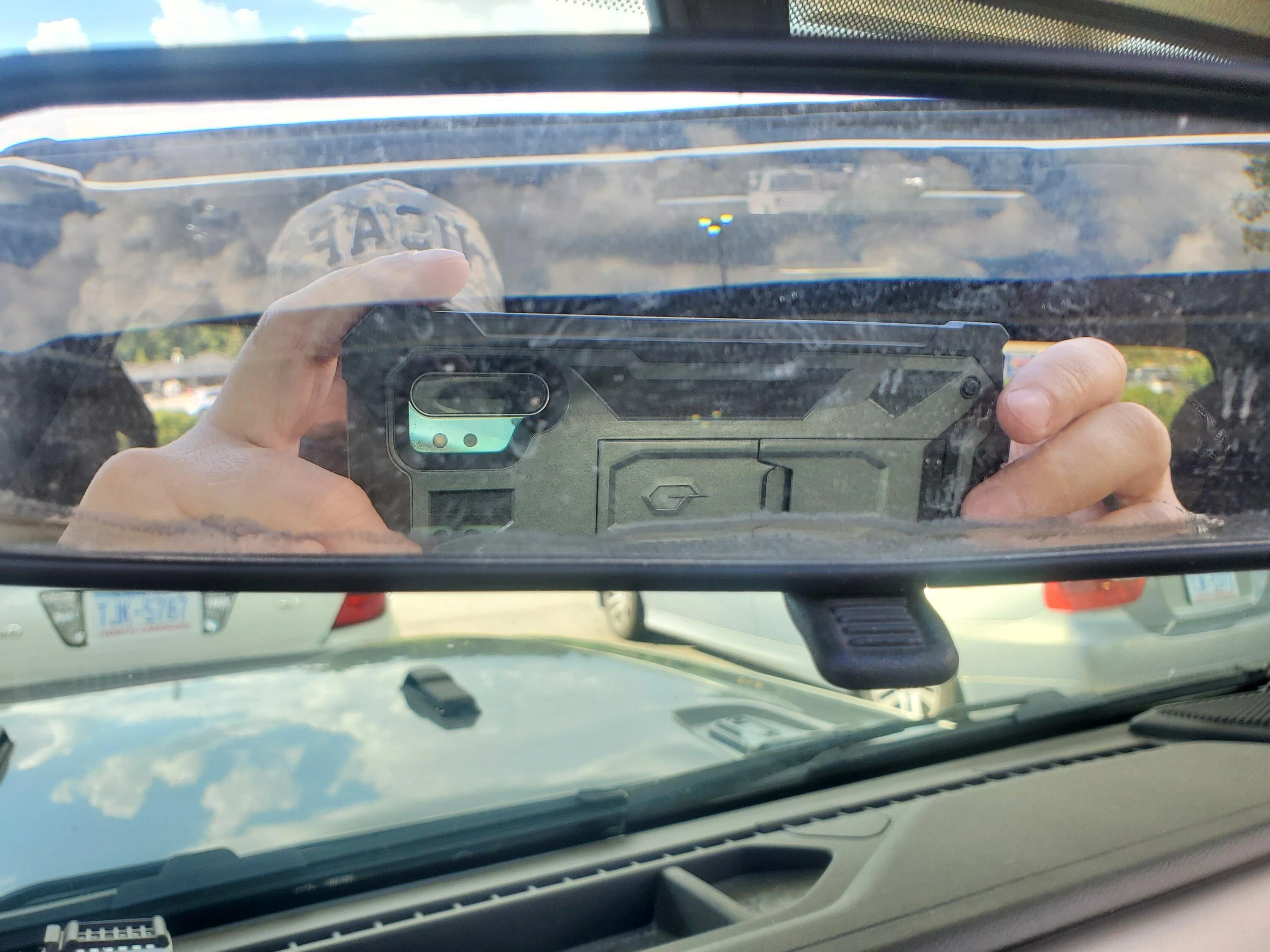Jeep Gladiator Rearview mirror / bottom of glass separating 20220808_174156