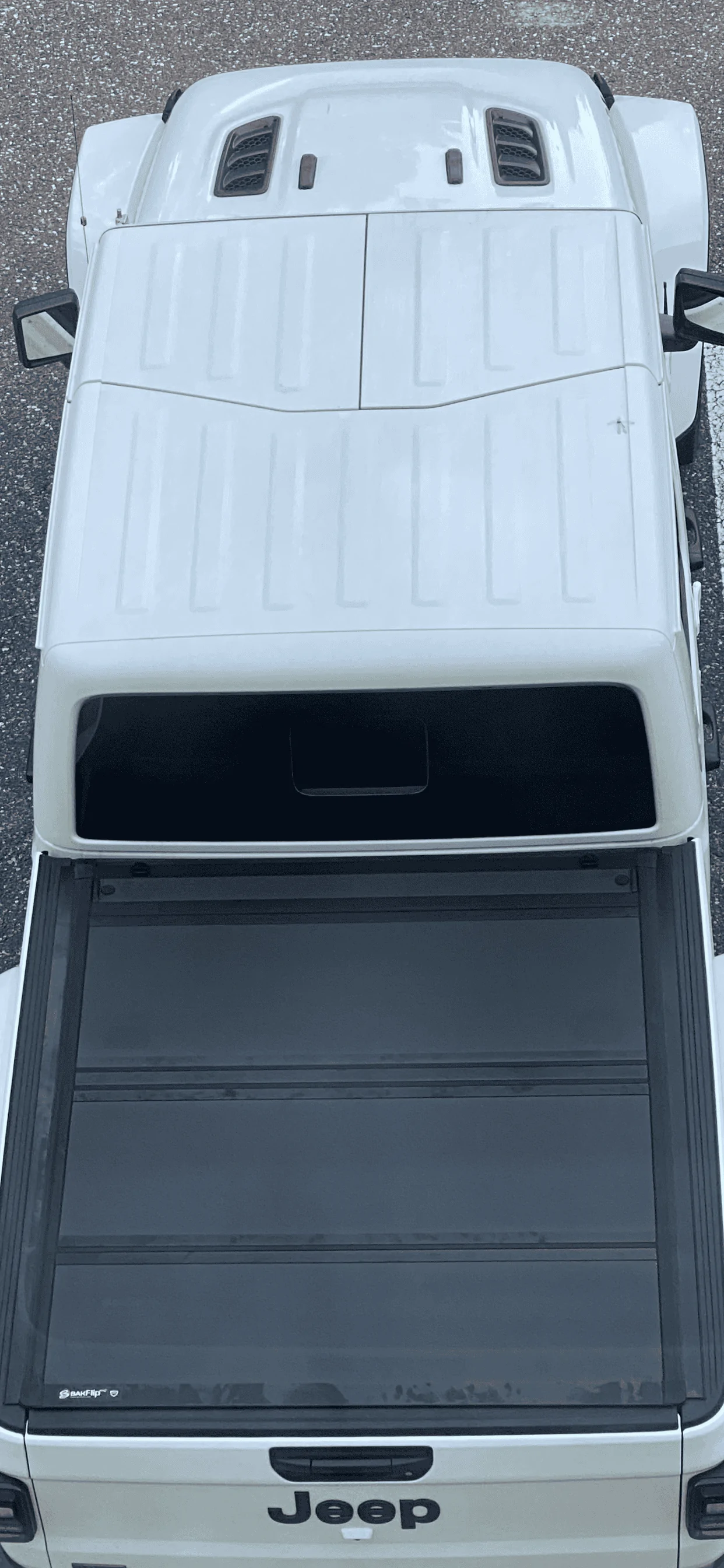 Jeep Gladiator Organizing your off-road tool kit DD24023D-4321-47F4-89CA-94DBD7A630E0