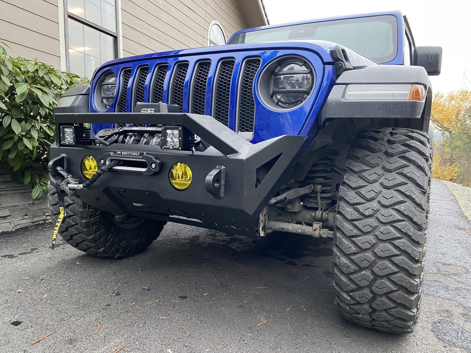 Jeep Gladiator OEM LED fog light oreintation bumper2