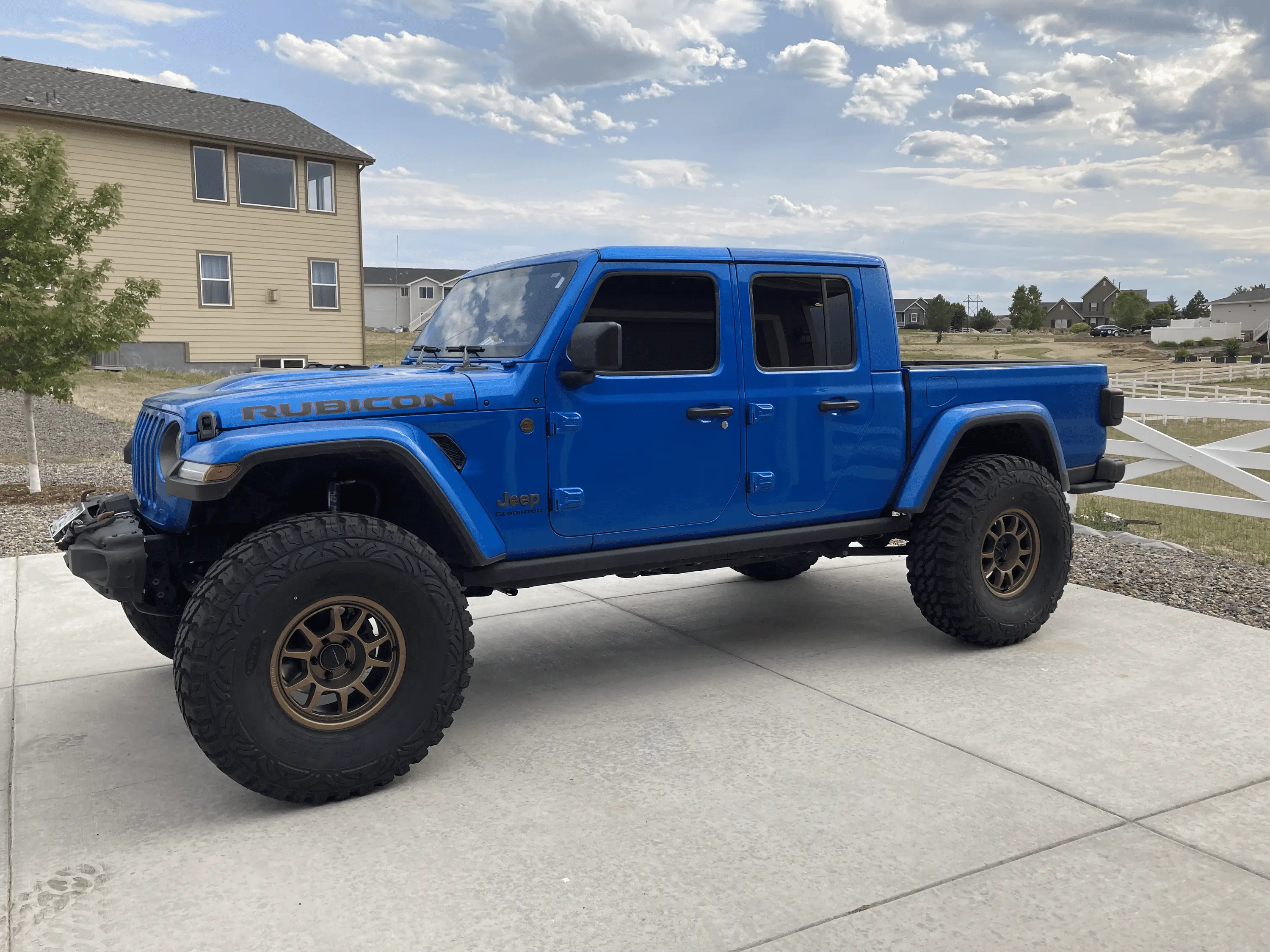 Jeep Gladiator Lets see all those Gladiators with lifts and bigger tires! tempImage8YY9Id