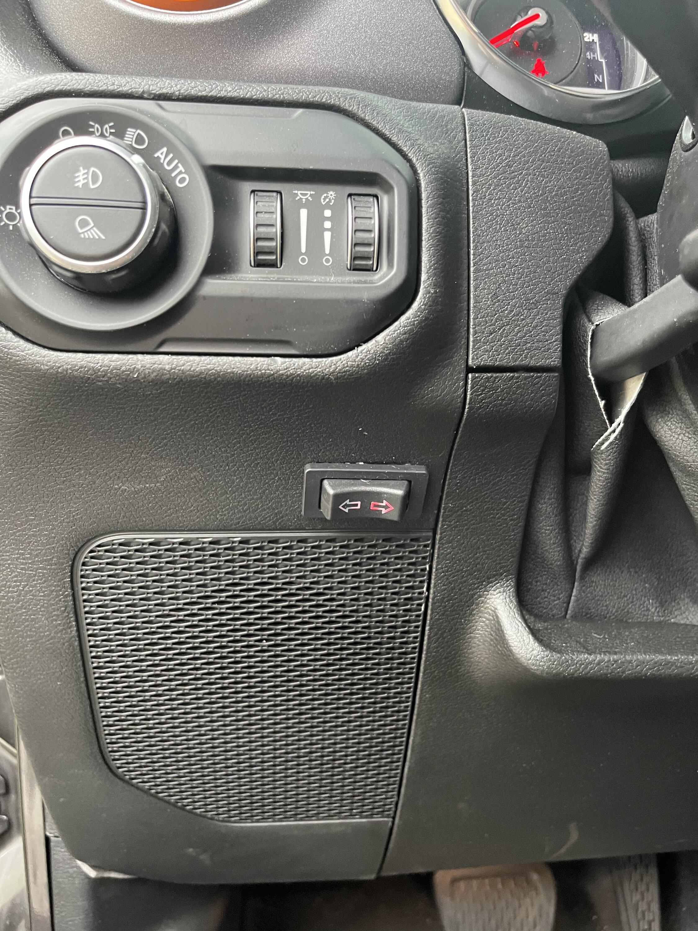 Jeep Gladiator Power Sliding Rear Window - It's possible! 93D29E41-06DD-4E83-8997-E6C7900B054D