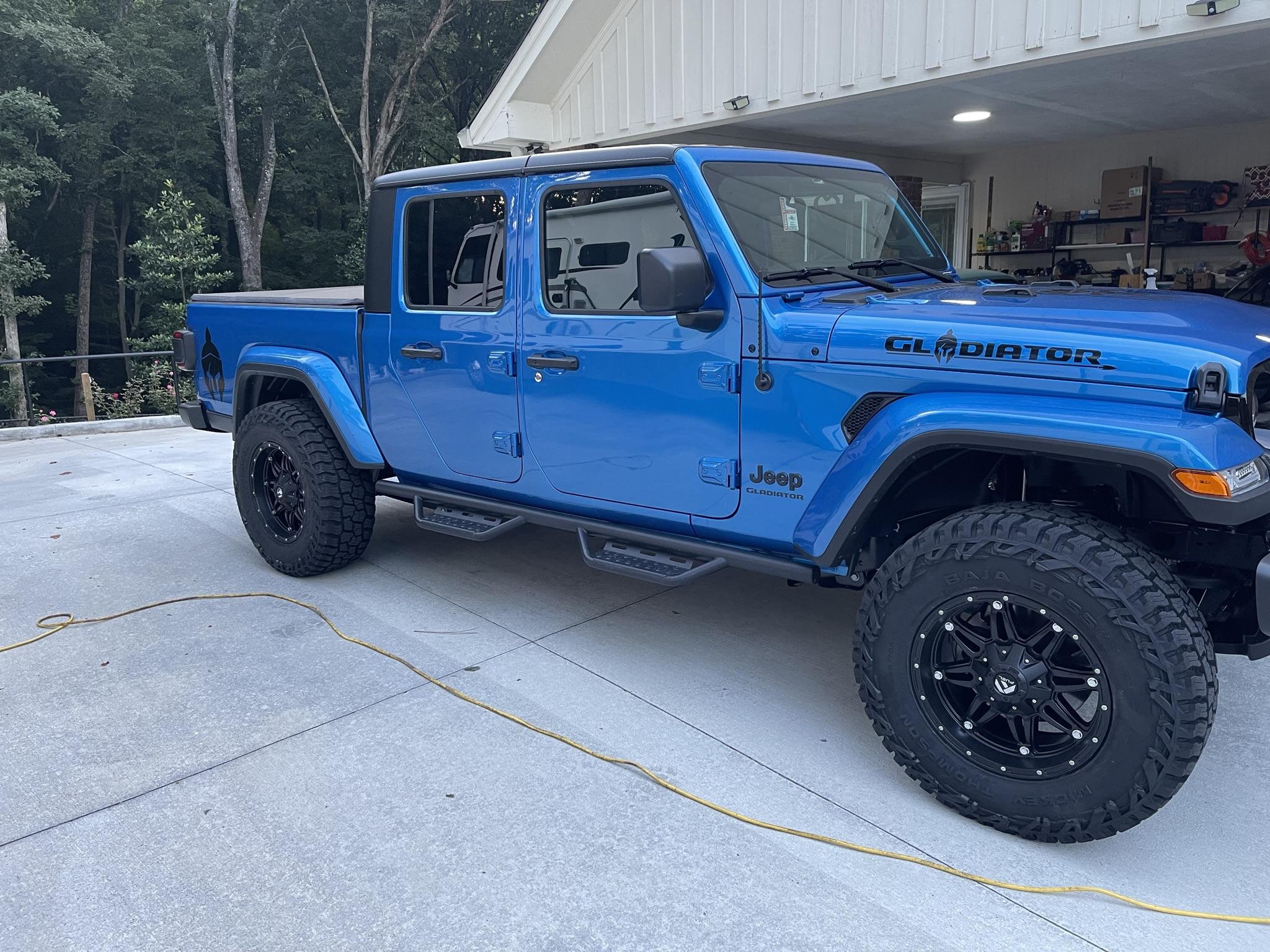 Jeep Gladiator 2022 Hydro Blue Sport S Altitude 51EC3306-D5B8-44DB-890B-D9A308FB7826