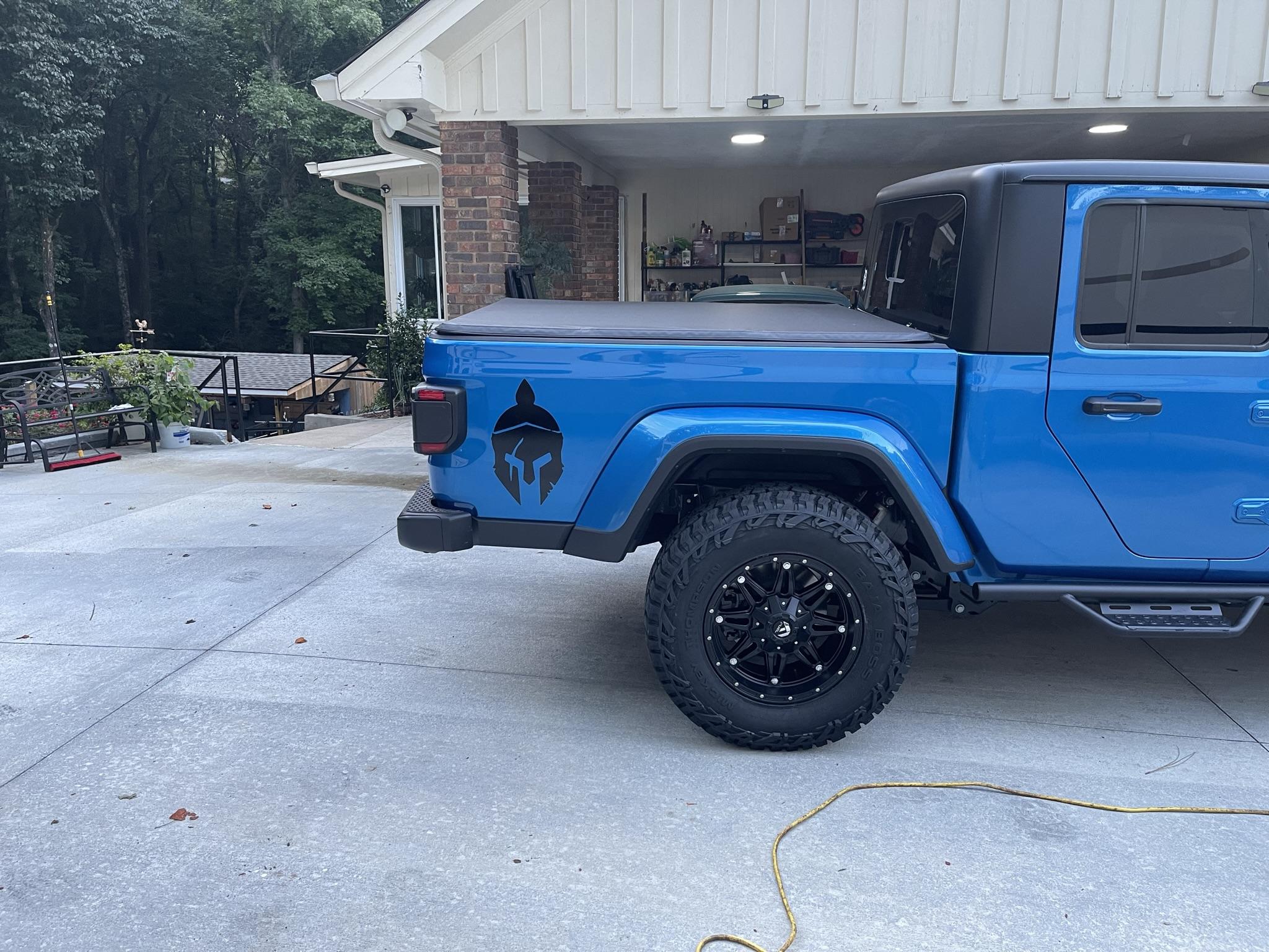 Jeep Gladiator 2022 Hydro Blue Sport S Altitude 01BF5F88-12FA-407F-99C2-9331F8D2E8DA