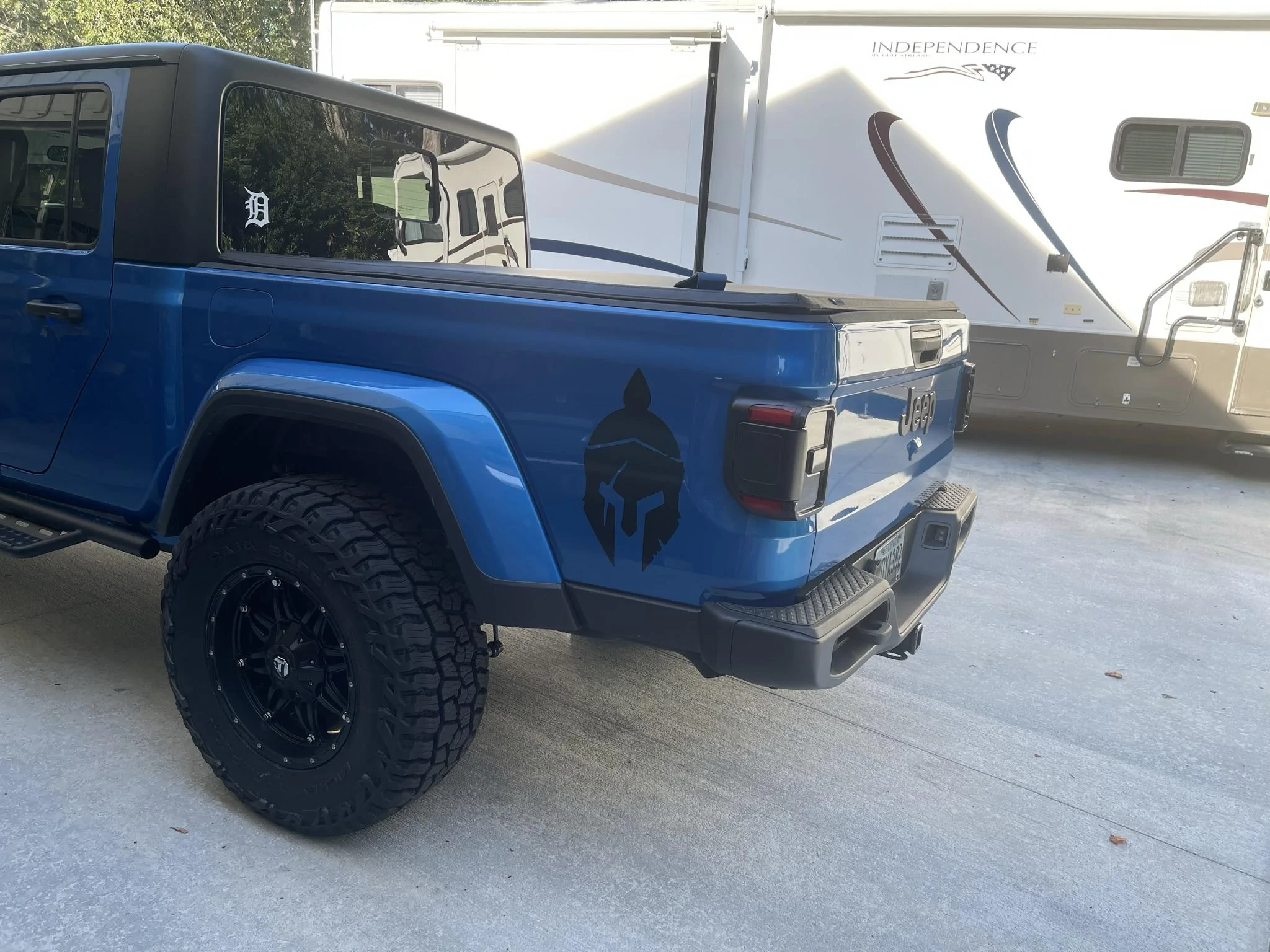 Jeep Gladiator 2022 Hydro Blue Sport S Altitude BFF0621F-D111-4814-A86B-5AEB78823163