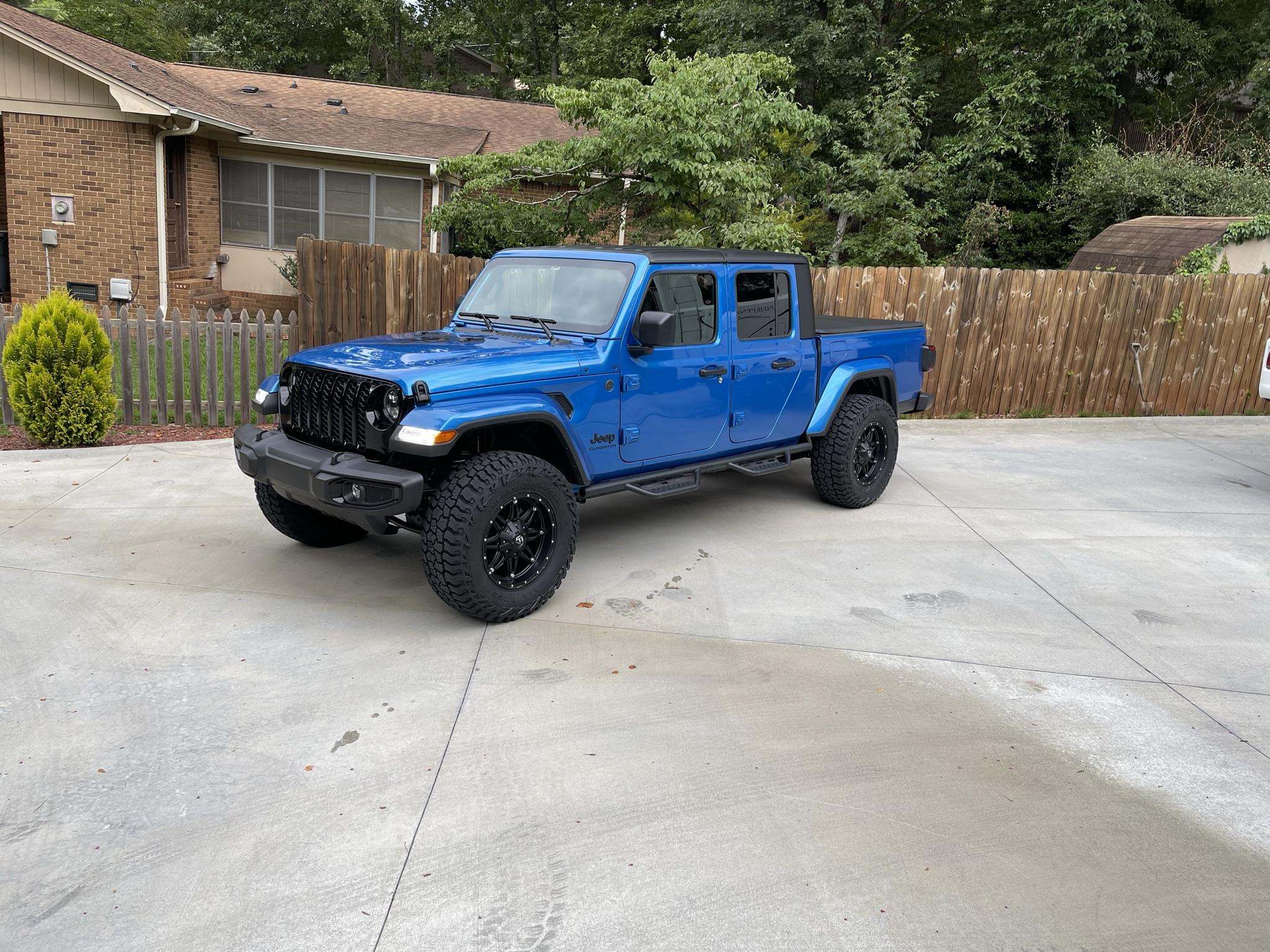 Jeep Gladiator 2022 Hydro Blue Sport S Altitude 6D071833-52EA-4758-AB91-E96E41CEAA6D