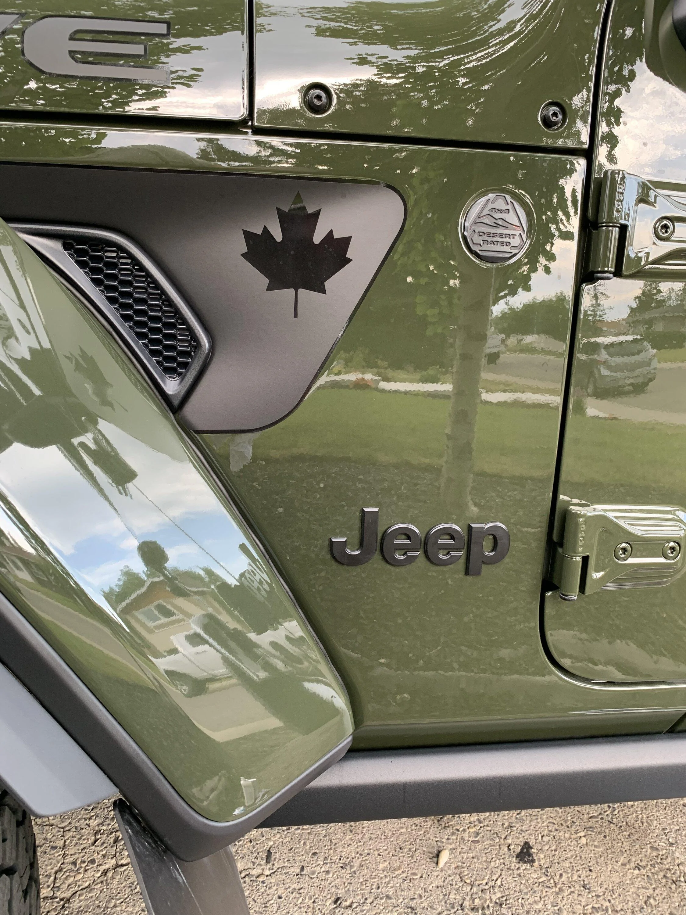 Jeep Gladiator People confused why I removed Mojave hood stickers and badges from my Jeep 0F83FD7B-1F25-44BA-82EA-5976680AA7B1