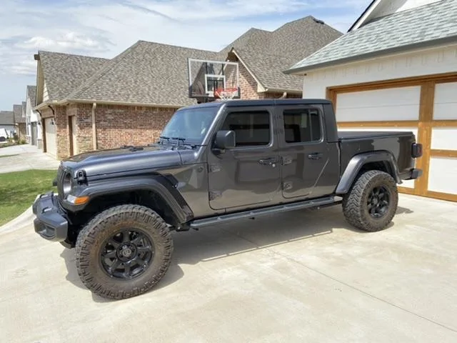 Jeep Gladiator People confused why I removed Mojave hood stickers and badges from my Jeep B1D186B9-0015-48B8-B397-8E41A68464EB