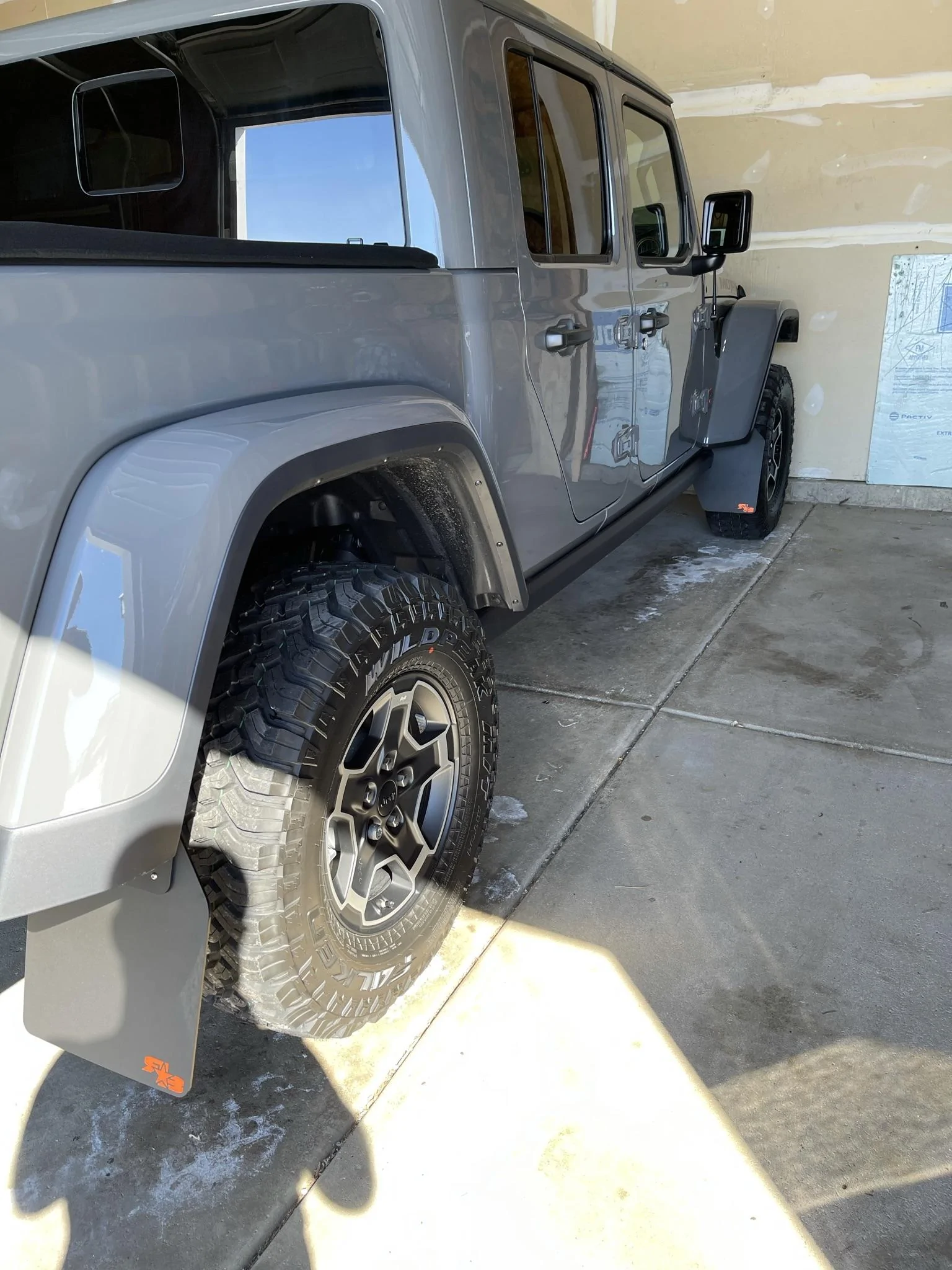 Jeep Gladiator Help with paint chipping from rocks AB1EB334-AEA9-4994-BF1A-56FD0AB01955