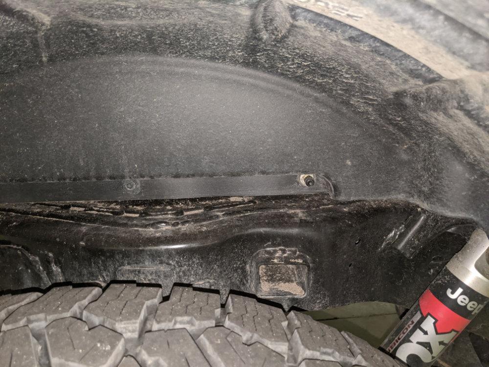 Jeep Gladiator AirLift rear bag system - info you need to know airspring-nozzle