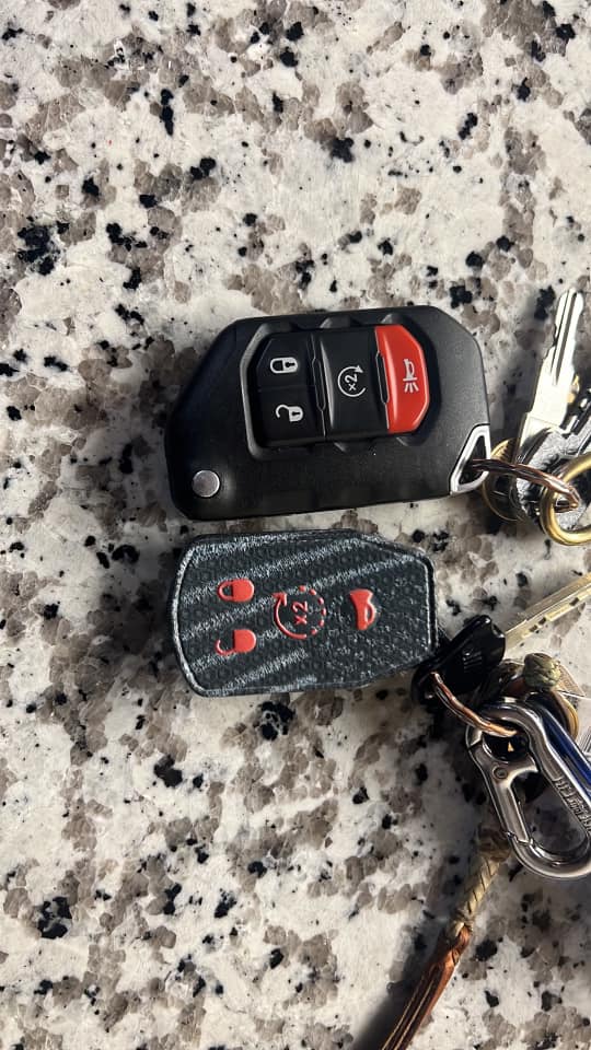 Jeep Gladiator ? ? Threedom Fob Scrapbook - Show us your "Threedom" Fob! Key Fob comparison