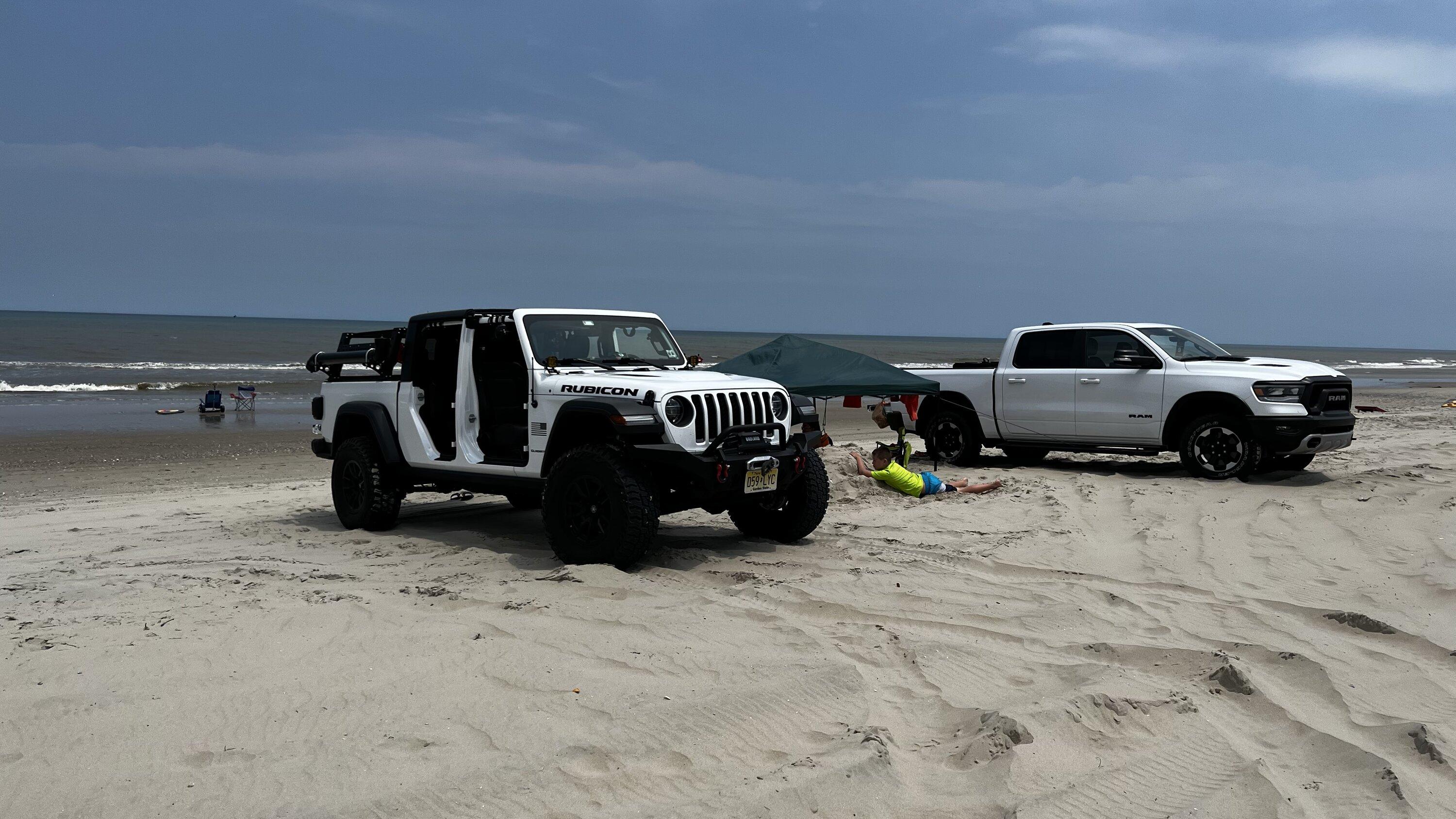 Jeep Gladiator 22s on 37s on the beach? 9469587A-A122-4681-8AEA-C5818A9A3B12