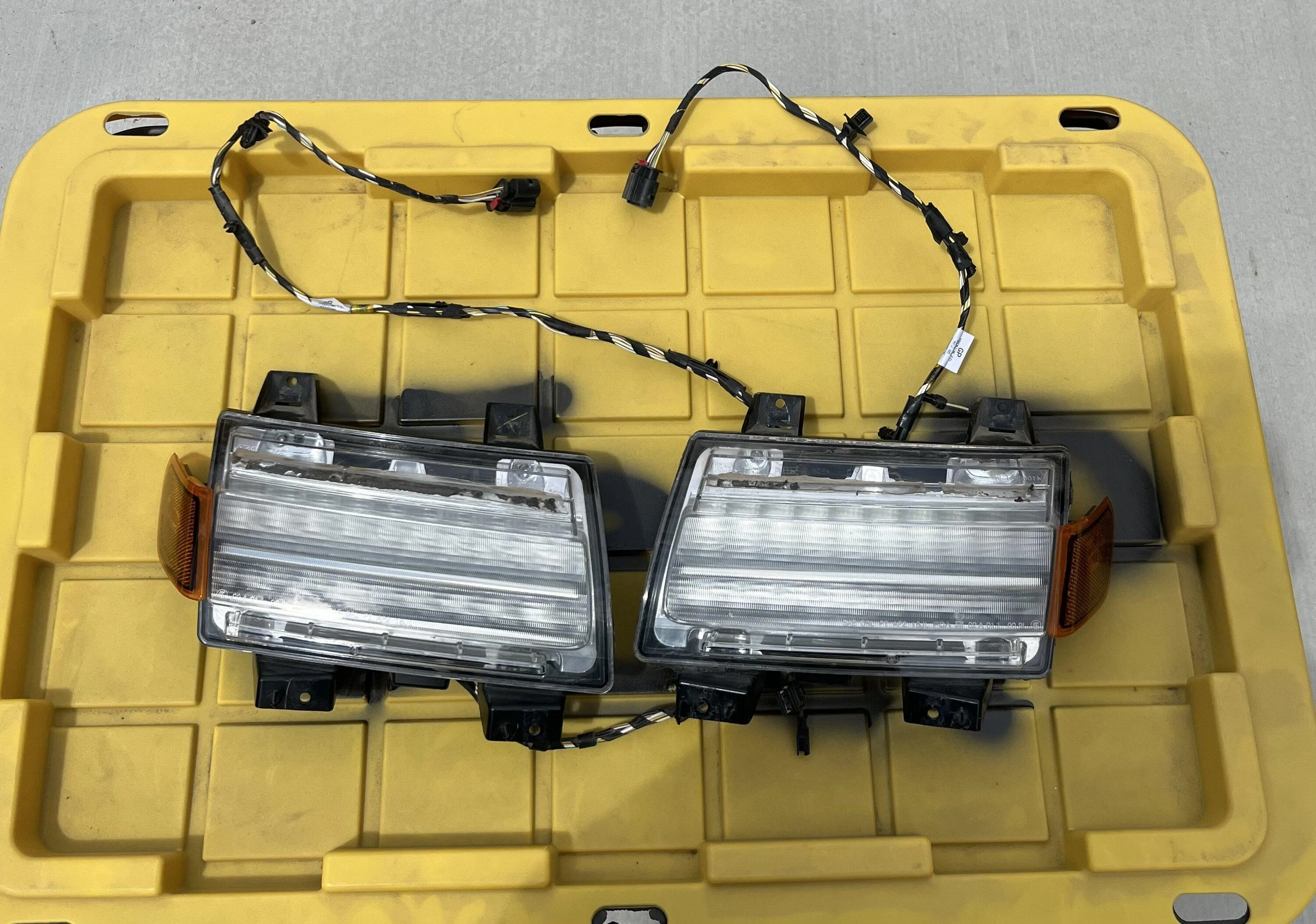 Jeep Gladiator Oem DRL lights E2696054-579B-48D1-B015-6CFC1C99CFDE