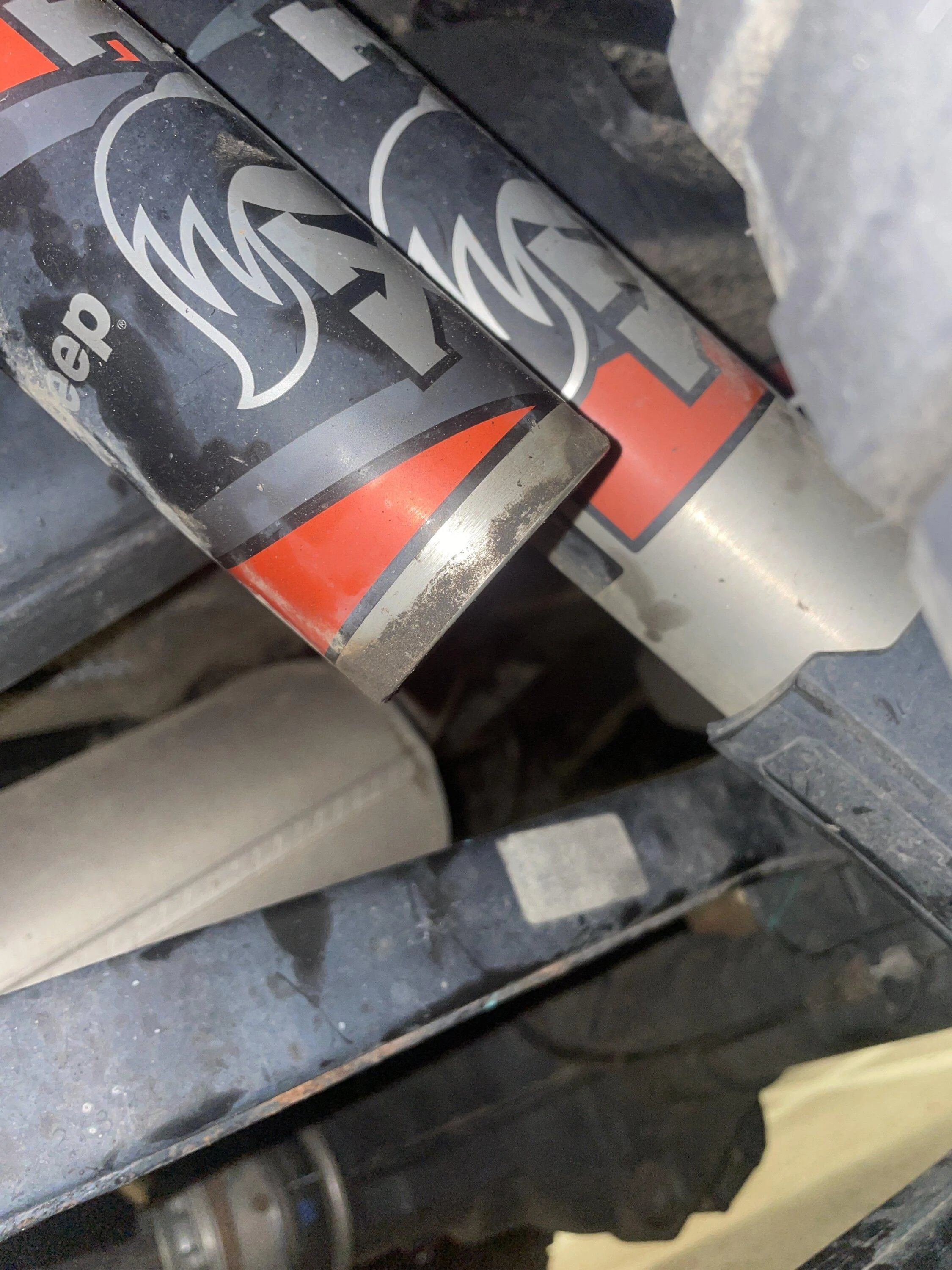 Jeep Gladiator Mojave leaky shock imag