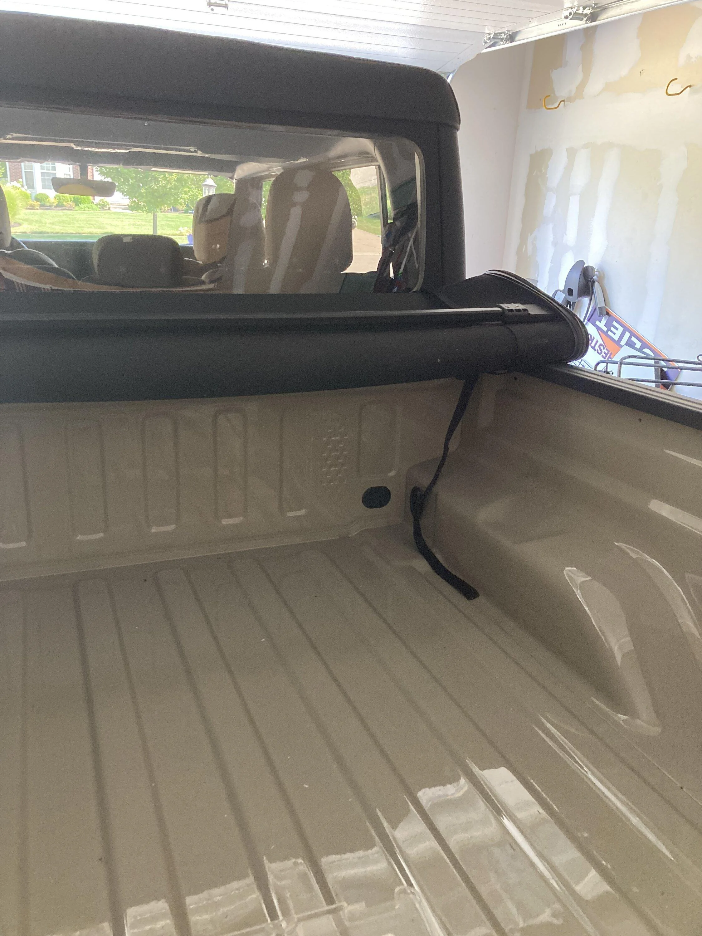 Jeep Gladiator Gobi with color match bed liner? IMG_3589