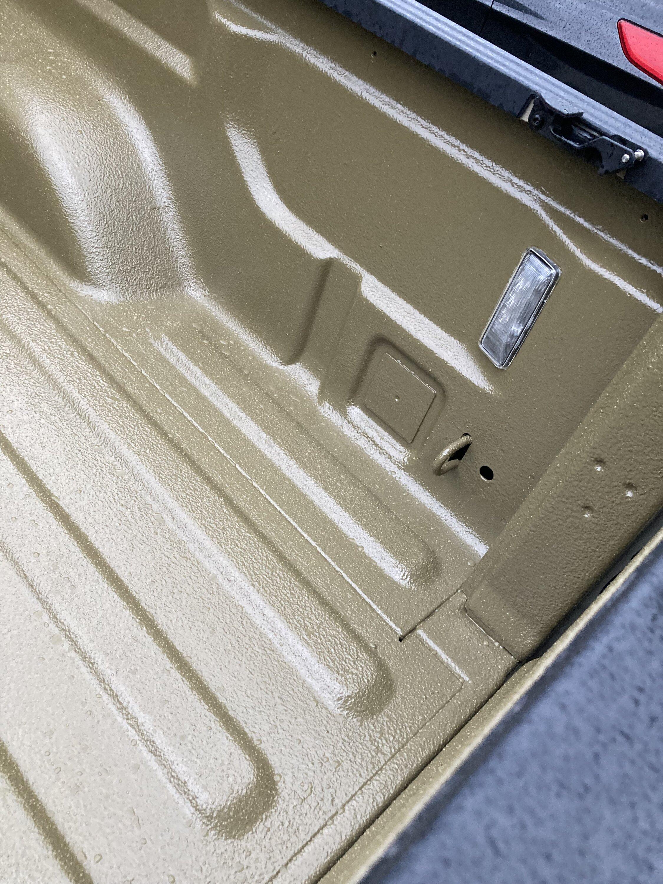Jeep Gladiator Gobi with color match bed liner? IMG_3606