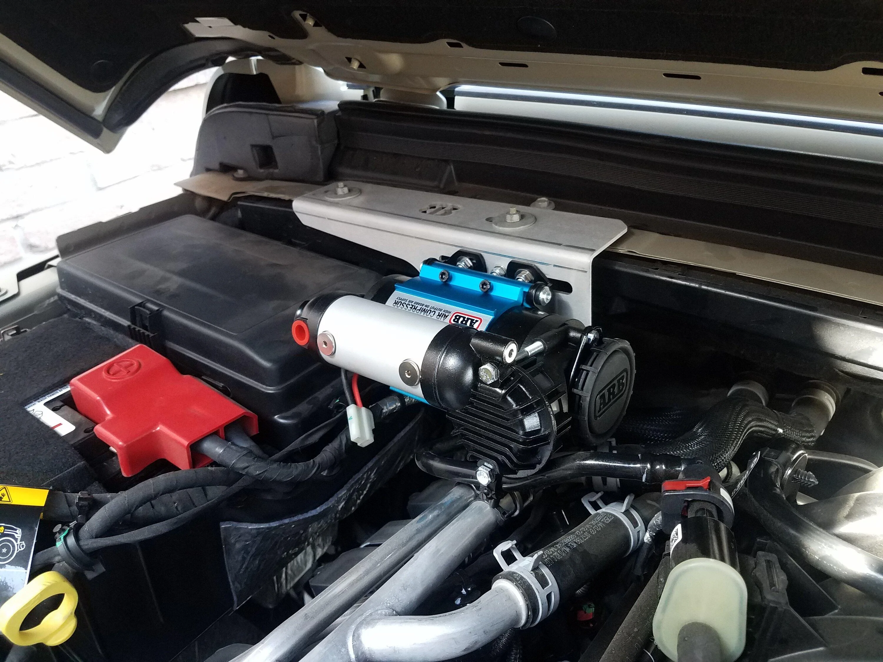 Jeep Gladiator Install of 813 Fabrication's New Underhood ARB Compressor Mount 20220806_094638