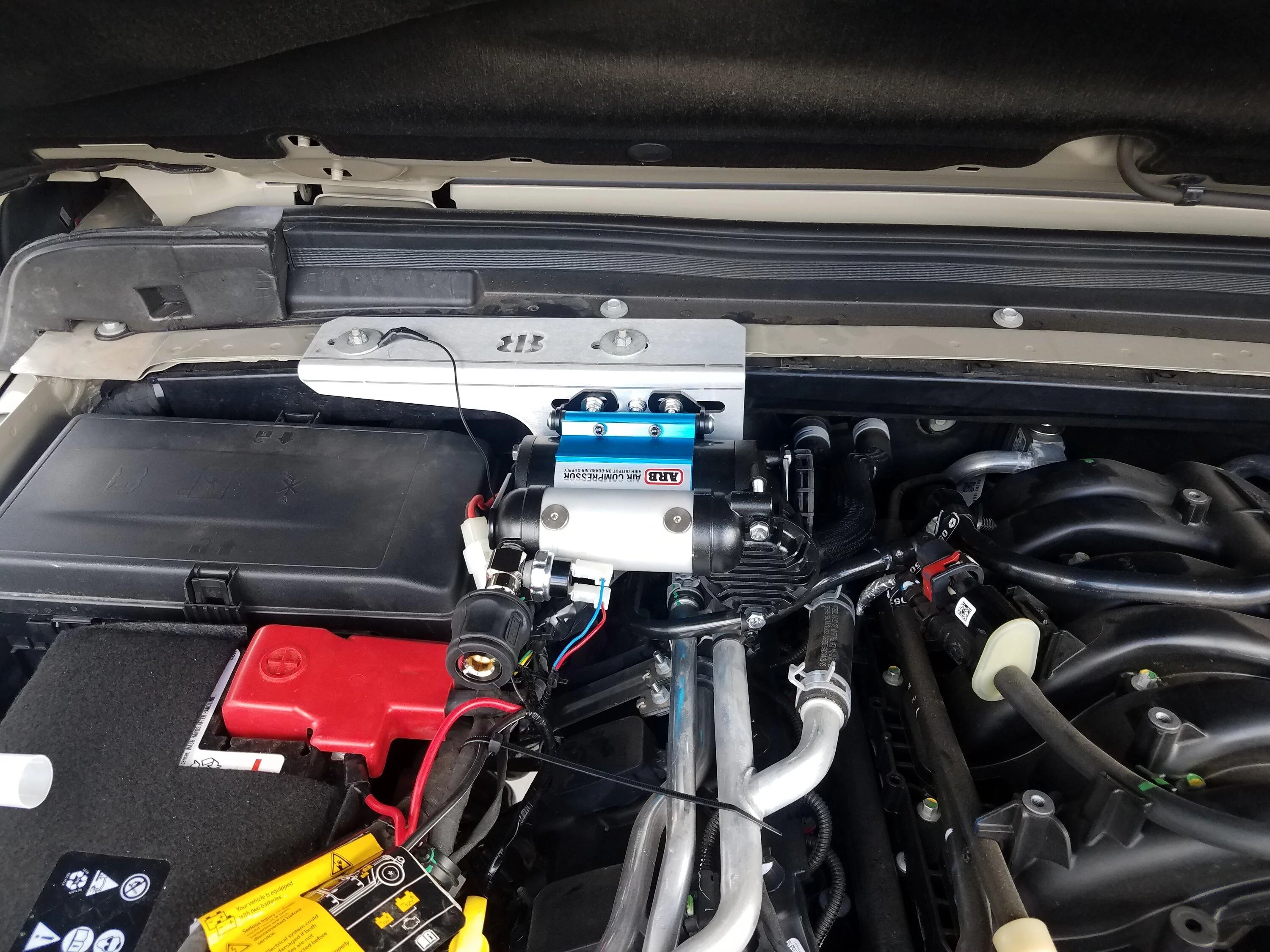 Jeep Gladiator Install of 813 Fabrication's New Underhood ARB Compressor Mount 20220812_171443