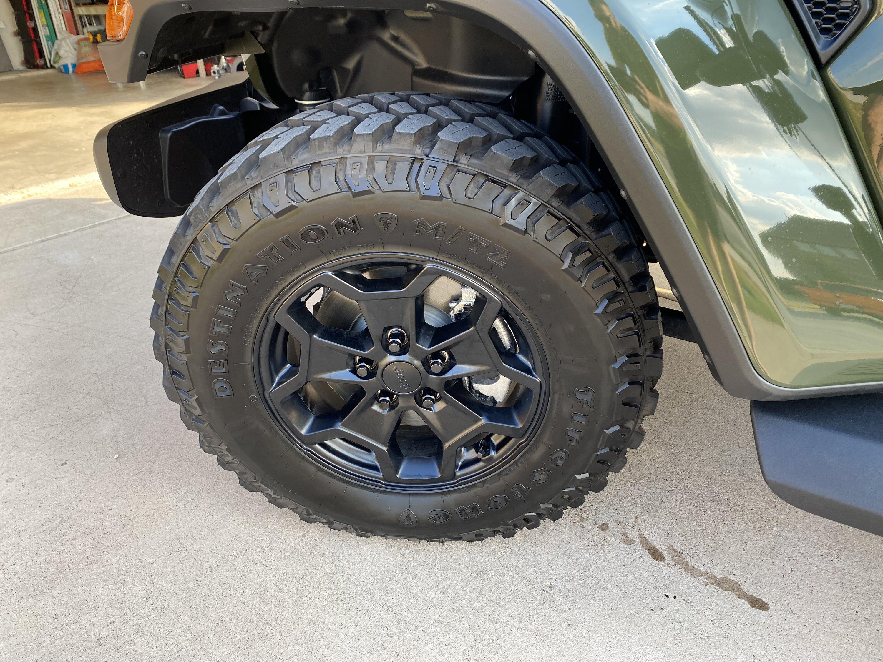 Jeep Gladiator Blackout Complete 0D3BD55C-A67B-475C-8368-57D54398235A