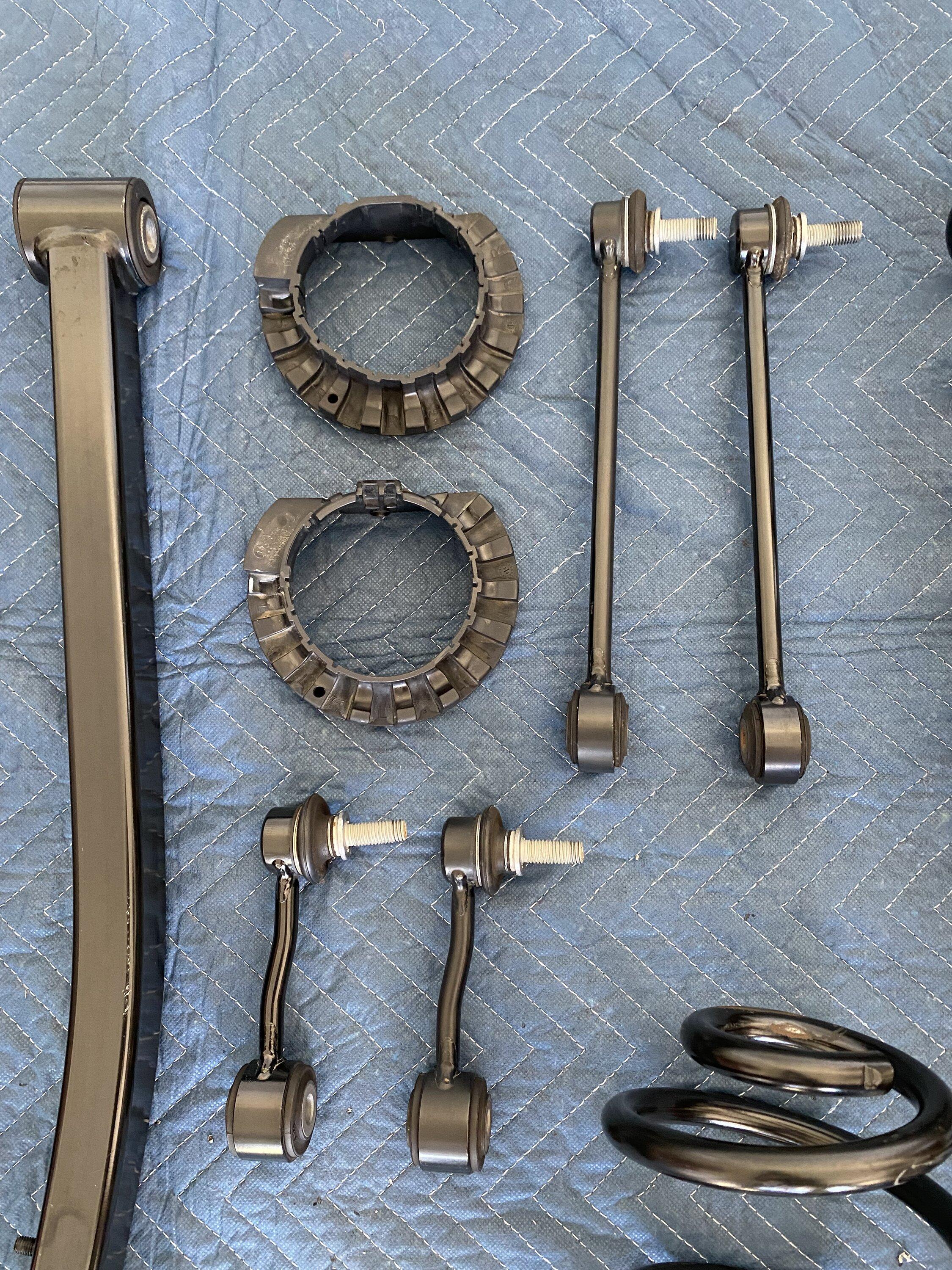 Jeep Gladiator Rubicon Suspension Take-offs.   $250.00 Swaybar End Links