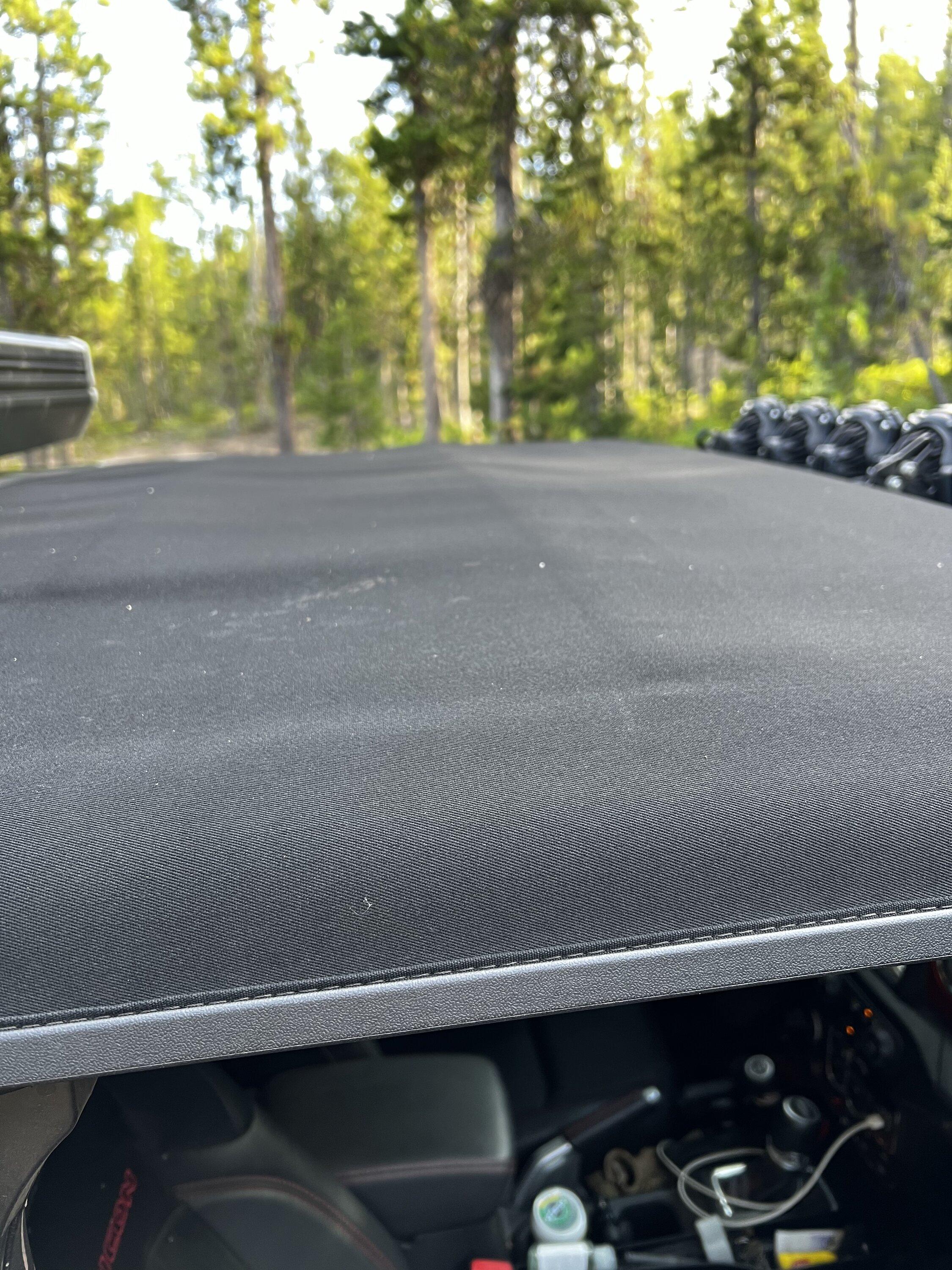 Jeep Gladiator Bestop sunrider black twill 18AF2D08-71EB-4CEE-B7D9-2C9322C4FEA9