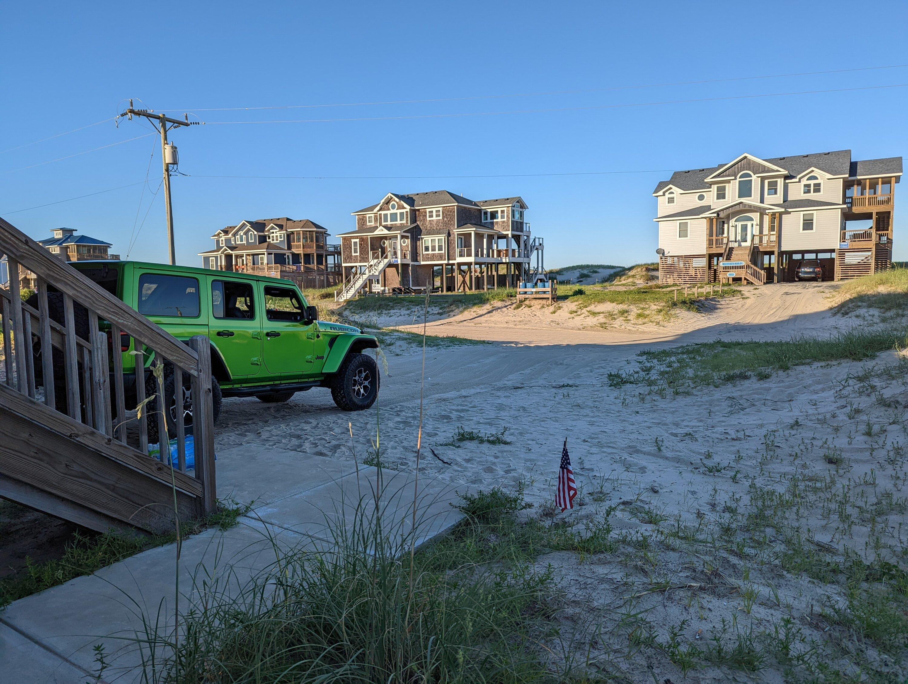 Jeep Gladiator 22s on 37s on the beach? PXL_20220813_225307872
