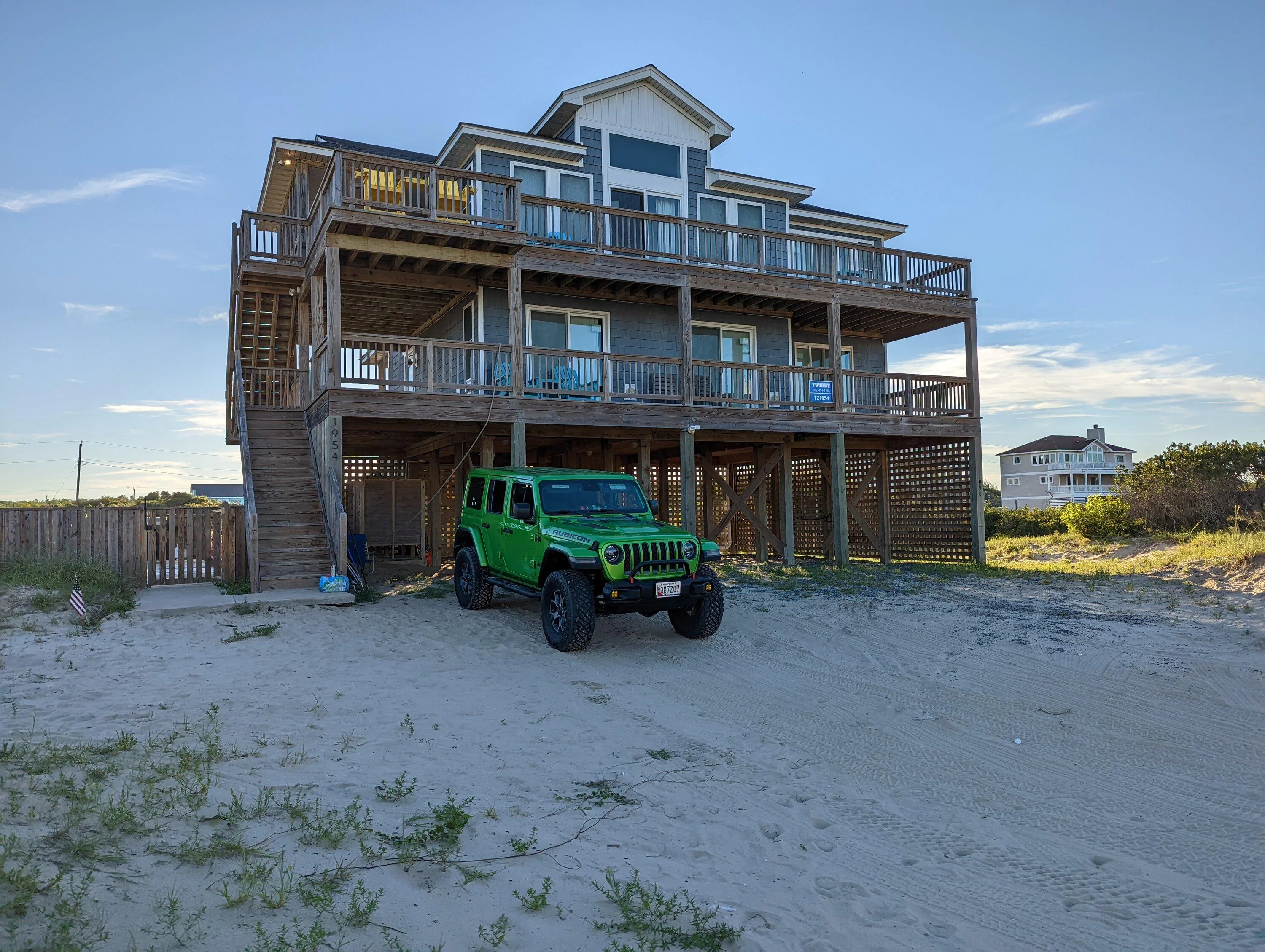 Jeep Gladiator 22s on 37s on the beach? PXL_20220813_225558665
