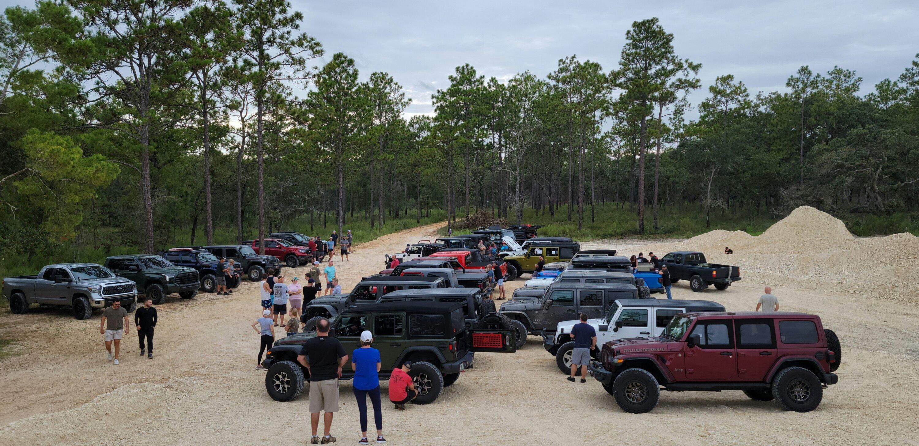 Jeep Gladiator Jeeps Parking Next To Jeeps 20220813_175520