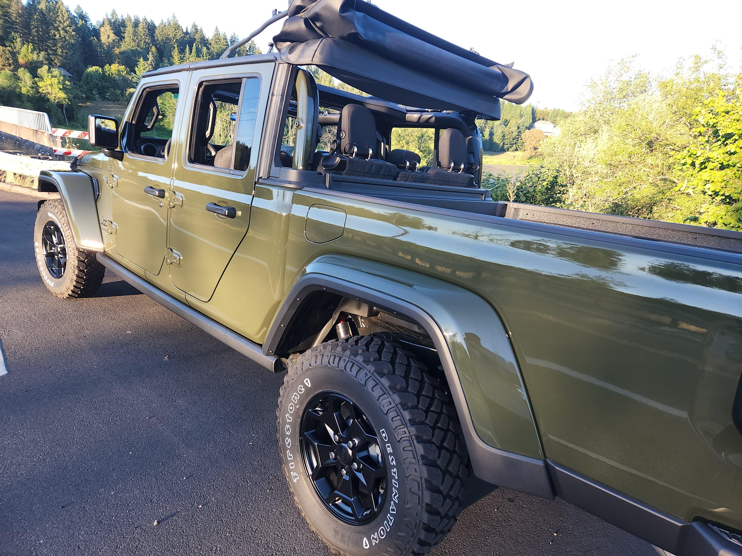 Jeep Gladiator Mojave got the Chemical Guys treatment today. 20220813_192535