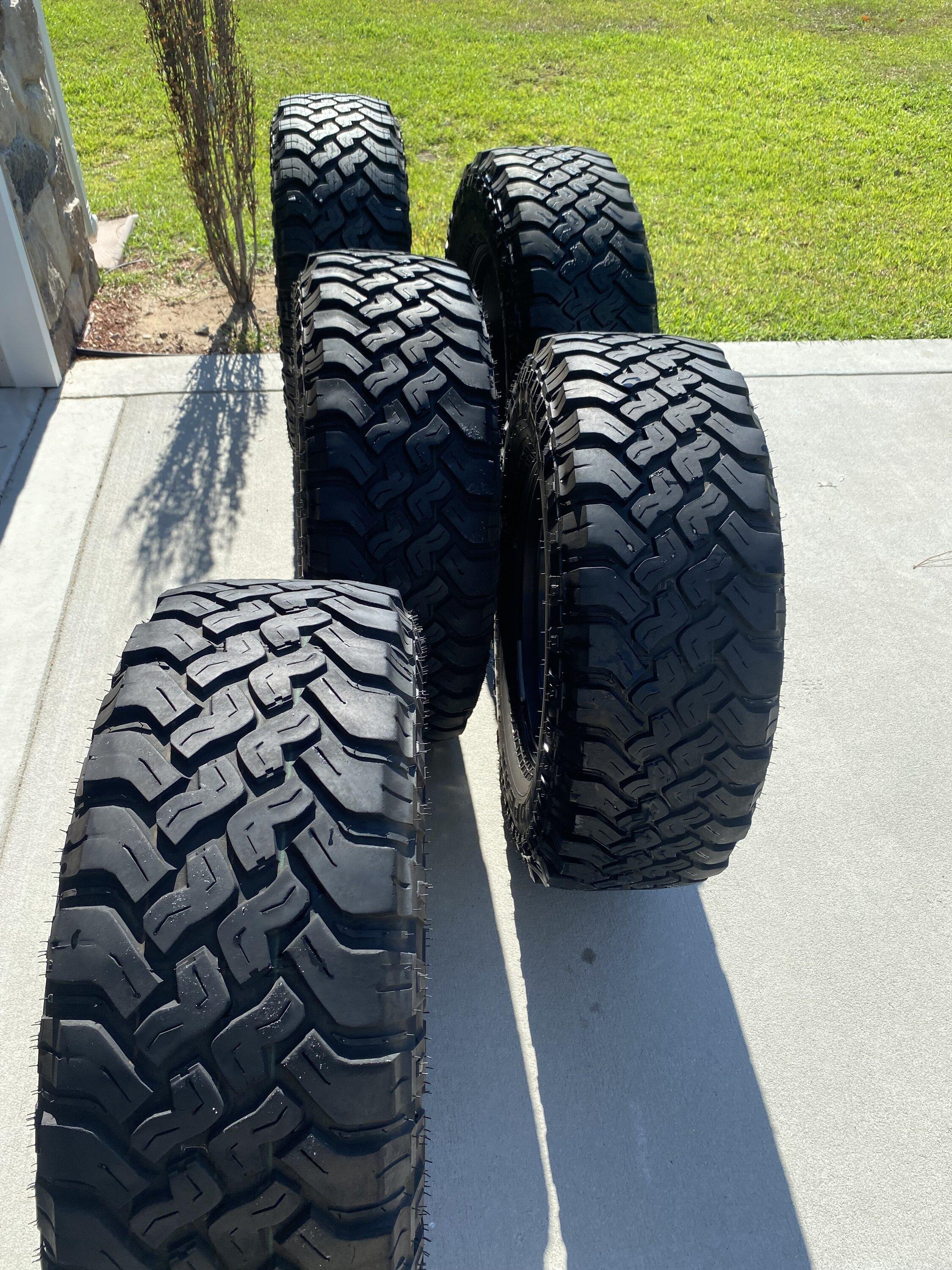 Jeep Gladiator Rubicon wheel and tire take offs $600 OBO Tires side view
