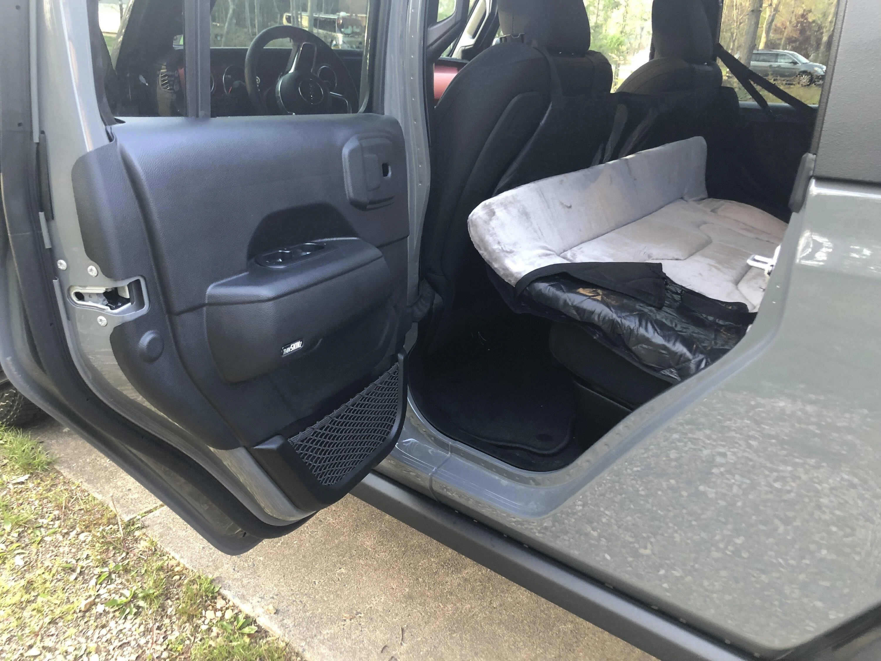 Jeep Gladiator Rear Seat Dog bed? C3964DCA-F807-4AB8-81E7-9088AE75D1F9