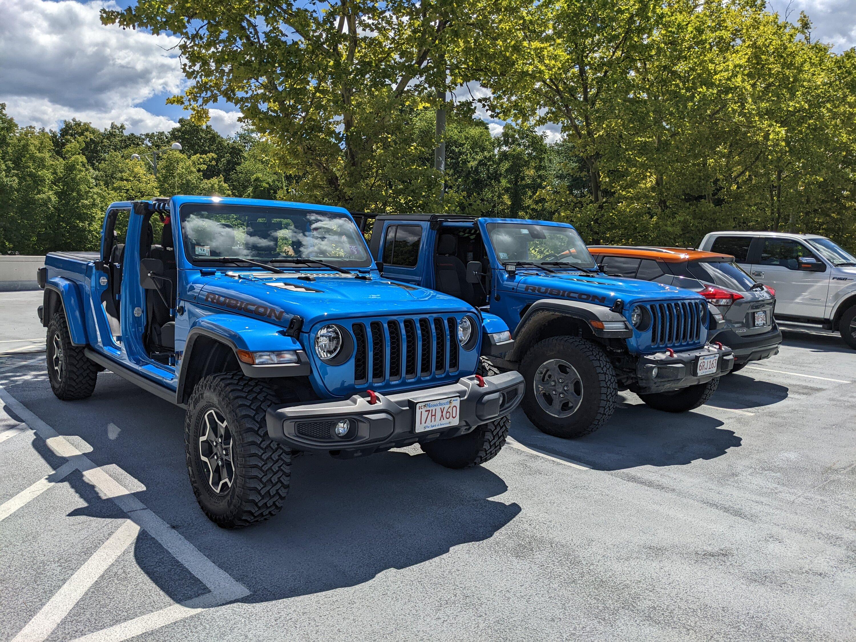 Jeep Gladiator Jeeps Parking Next To Jeeps PXL_20220814_160940676