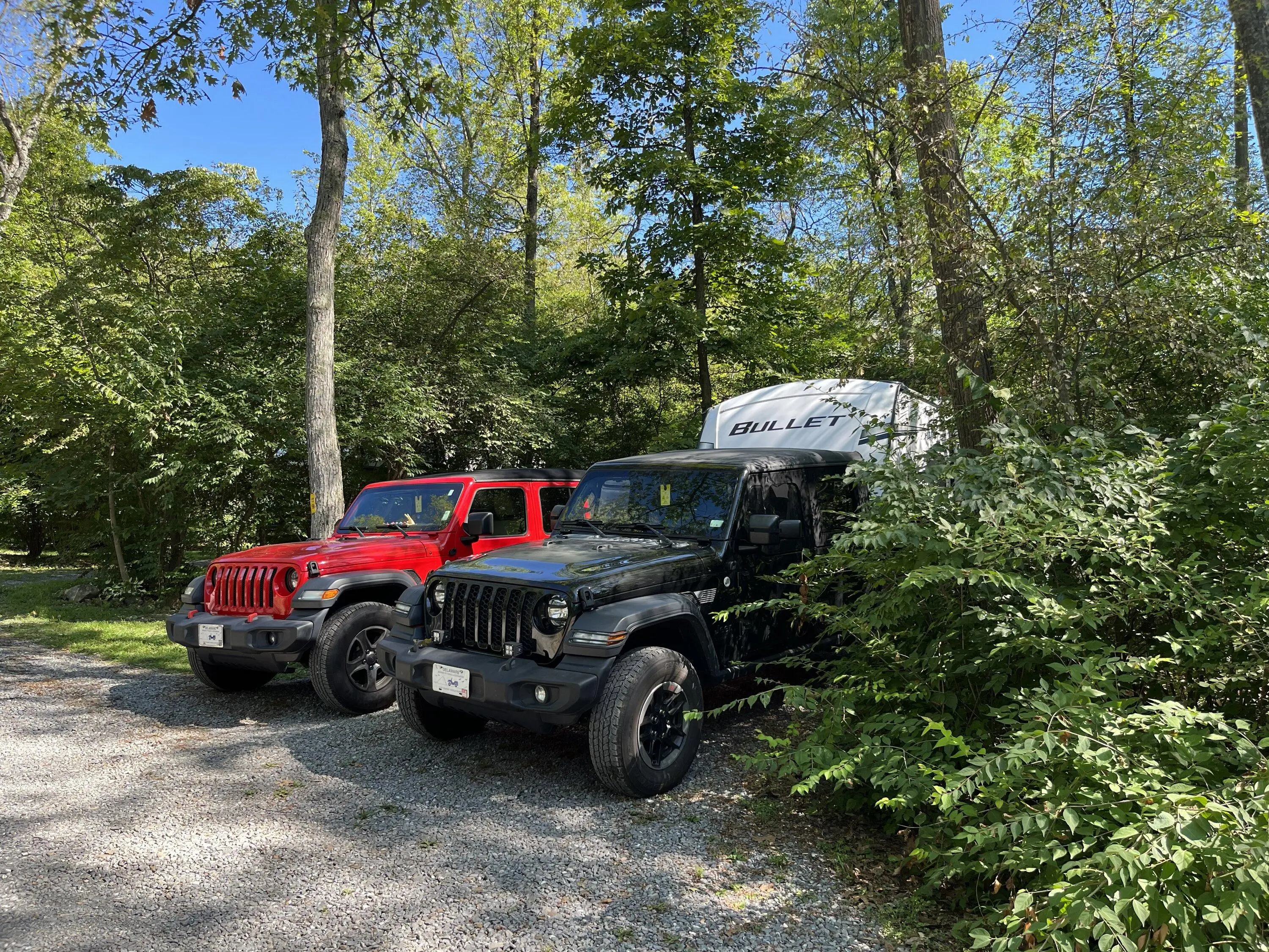 Jeep Gladiator Jeeps Parking Next To Jeeps 51940B98-7115-49D4-A243-99C39BA3C7F6