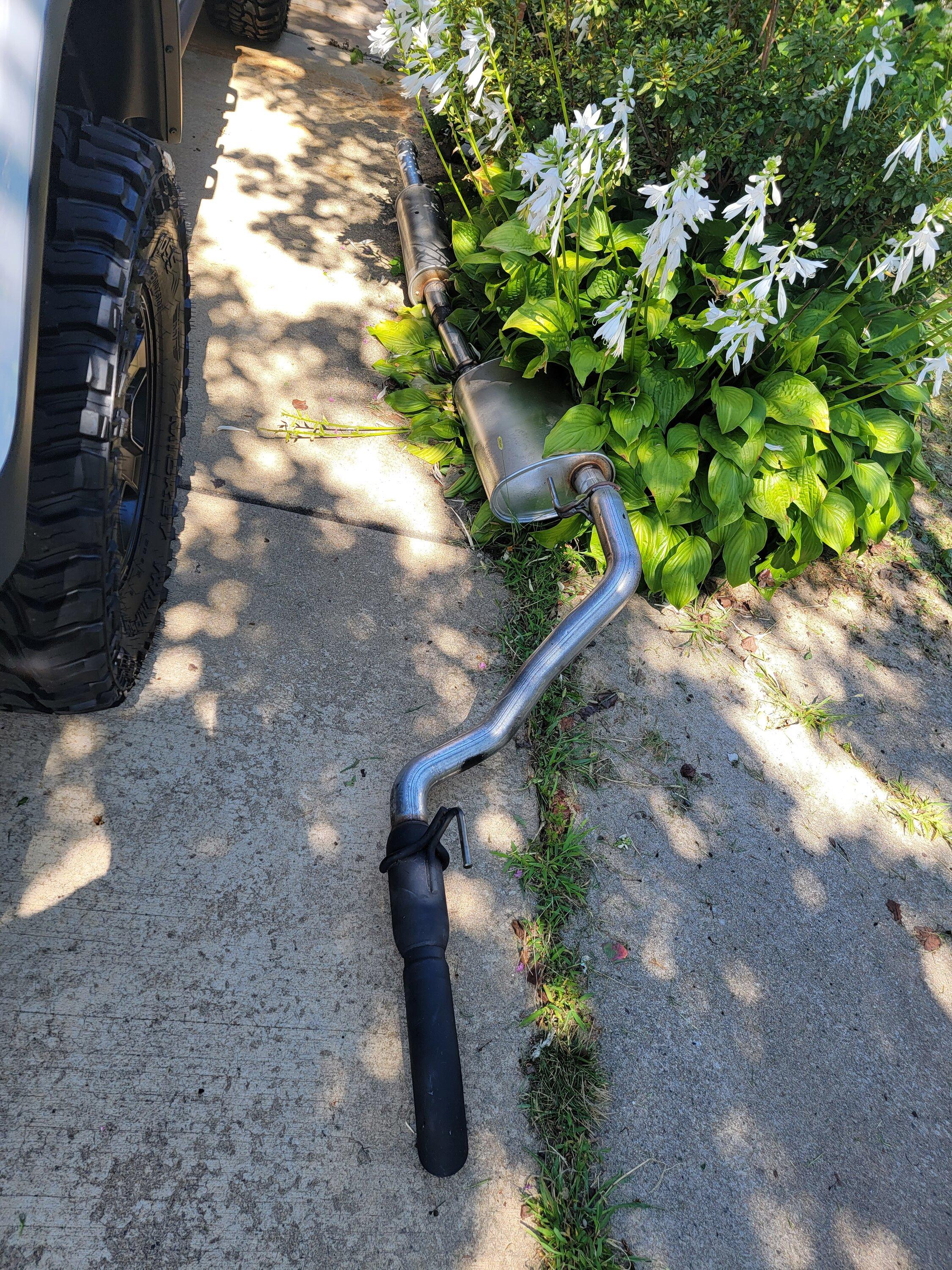 Jeep Gladiator Free exhaust 20220814_110418