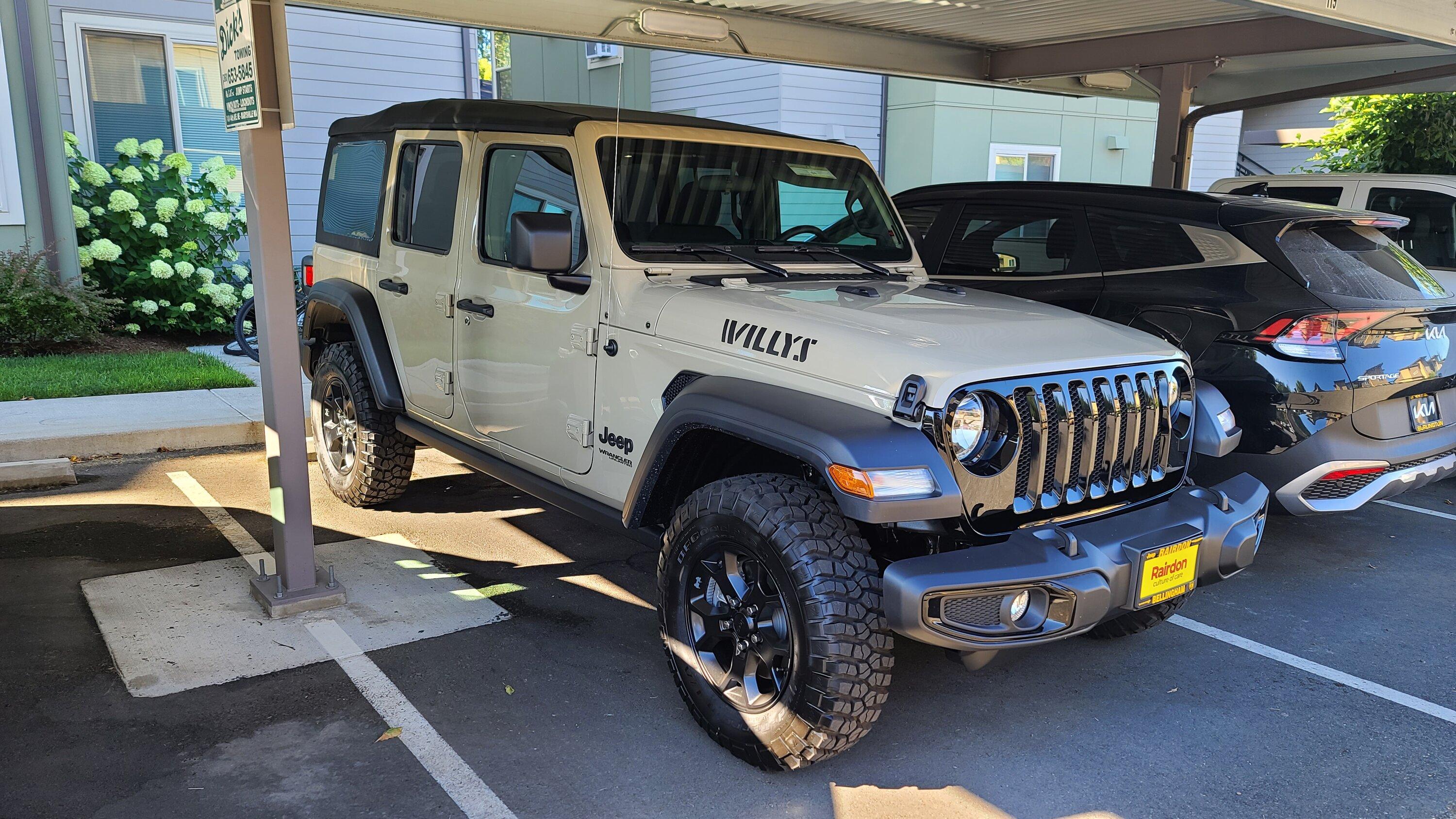 Jeep Gladiator Gobi Gladiators Waiting Room 20220814_091722
