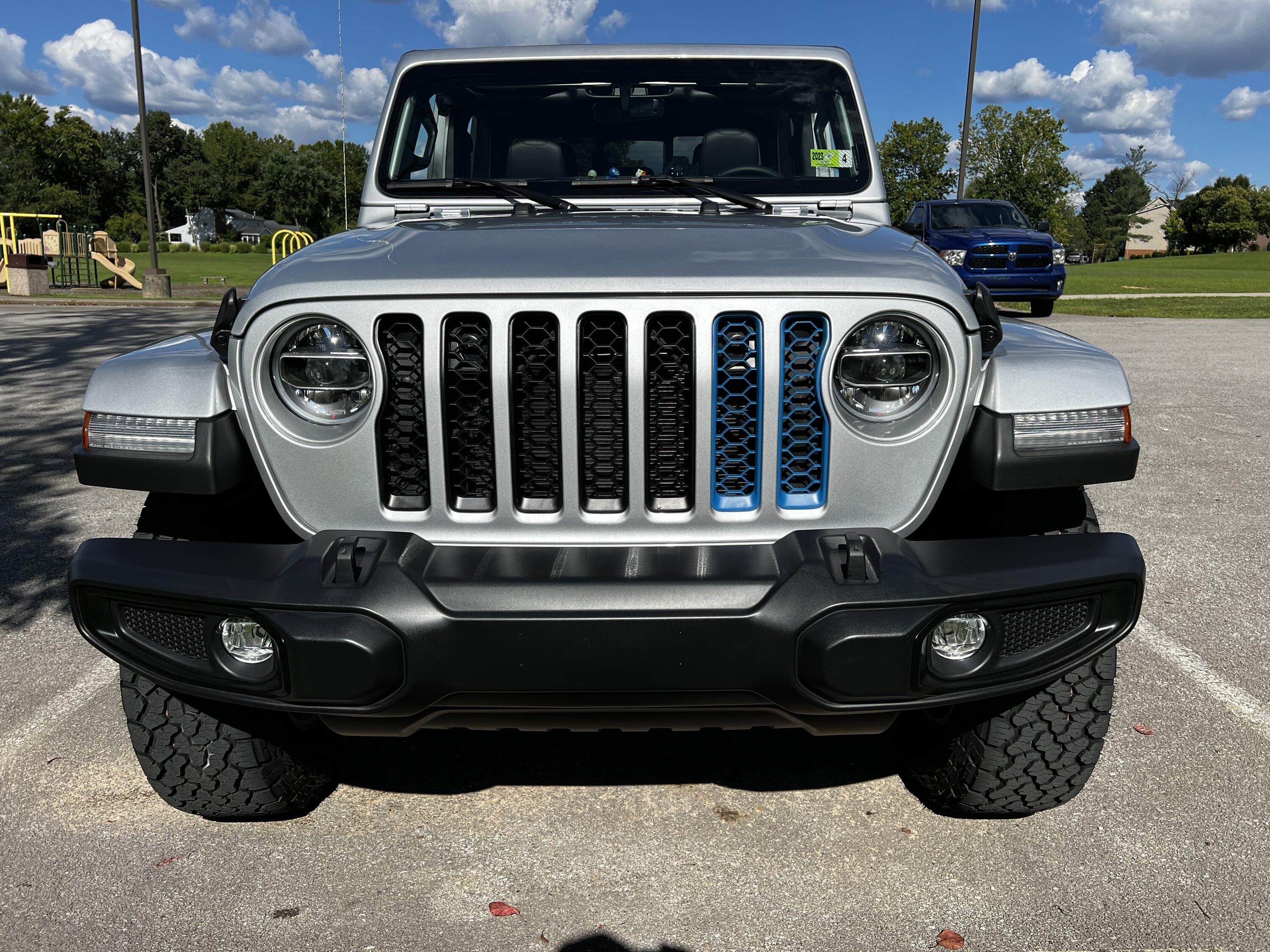 Jeep Gladiator BILLET SILVER Gladiator JT Club B9AD0BBB-34E8-4C22-A17F-774F989B7319