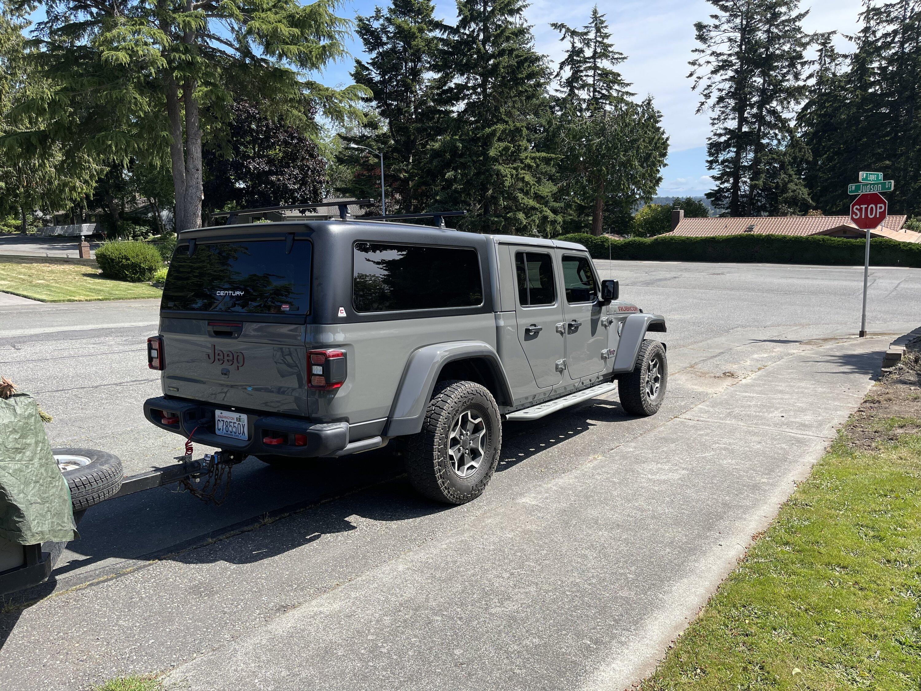 Jeep Gladiator Bed Cap for my 2022 Gladiator Overland F8F2B32E-B5FC-424E-91B2-B1DC8CD87D5B