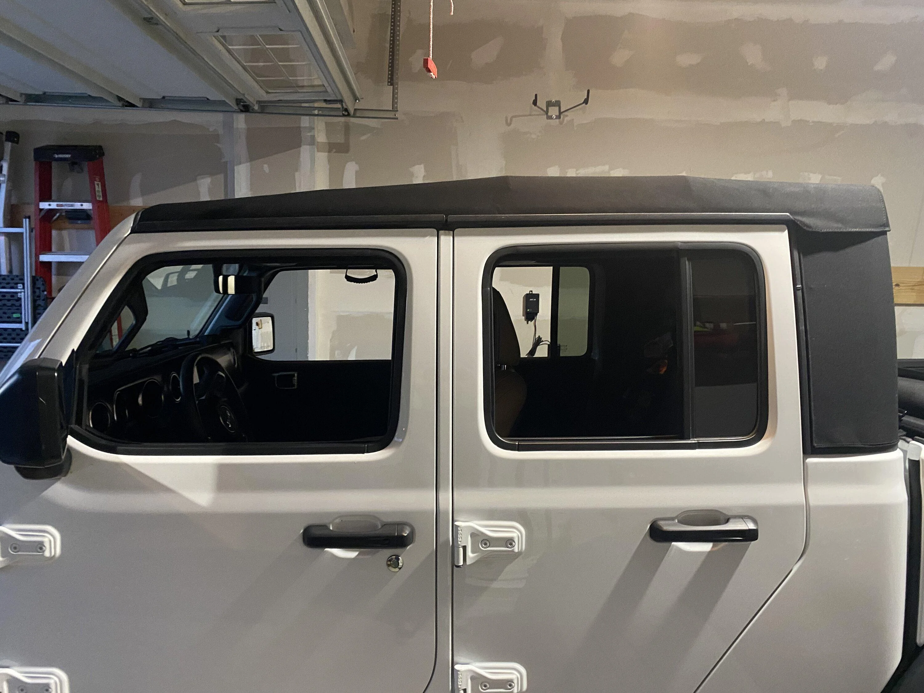 Jeep Gladiator Mopar Premium Twill Soft Top $1000 IMG-3550