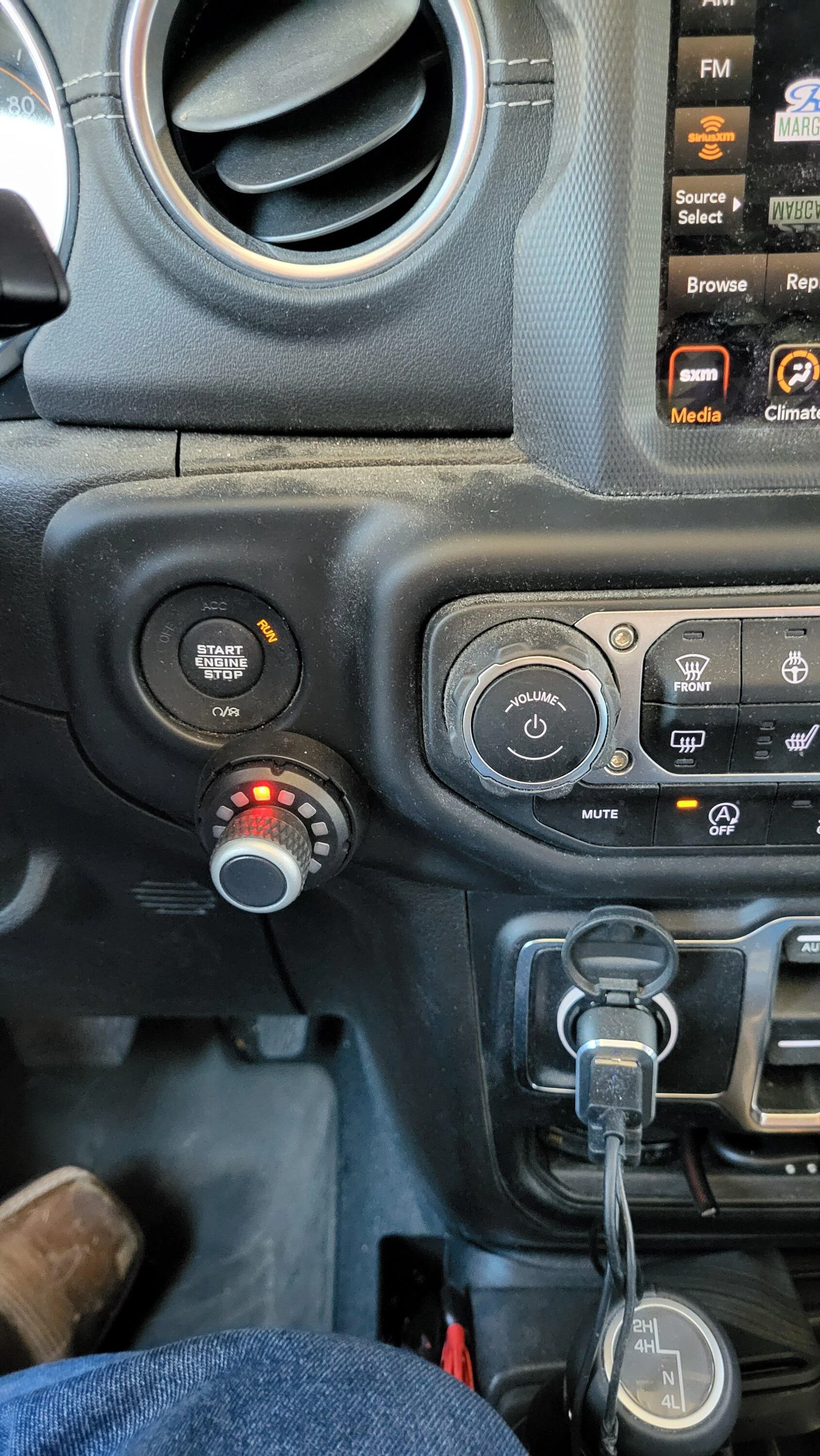 Jeep Gladiator Where would you put your trailer brake controller? 20220806_171911